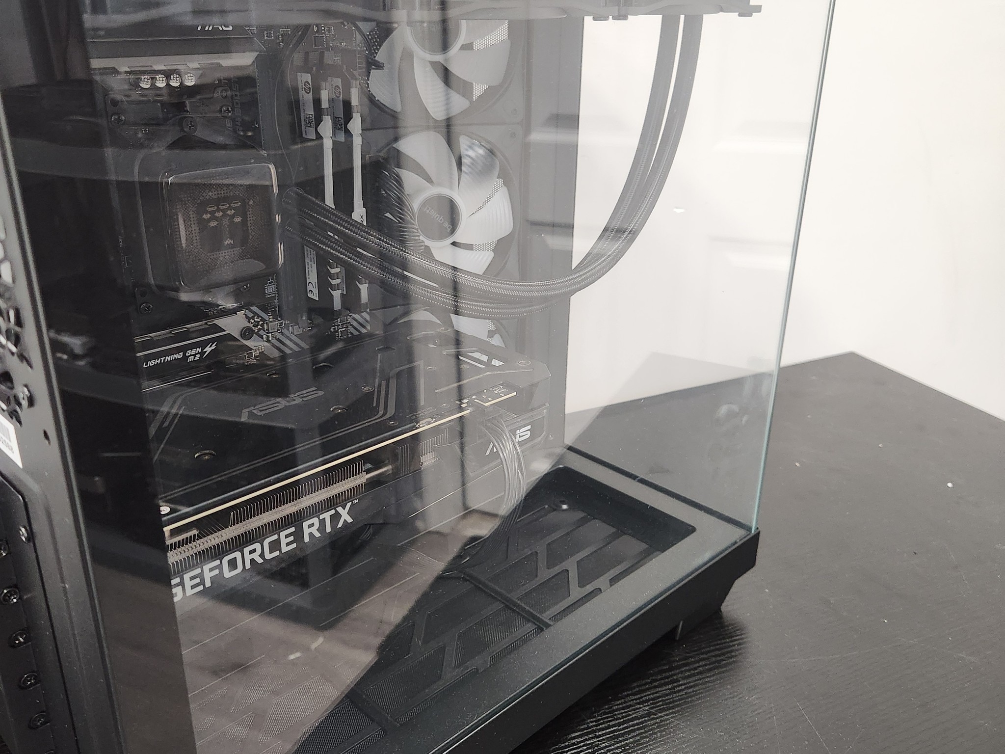 BIG RED: POWER HOUSE RTX 1440p GAMING PC!