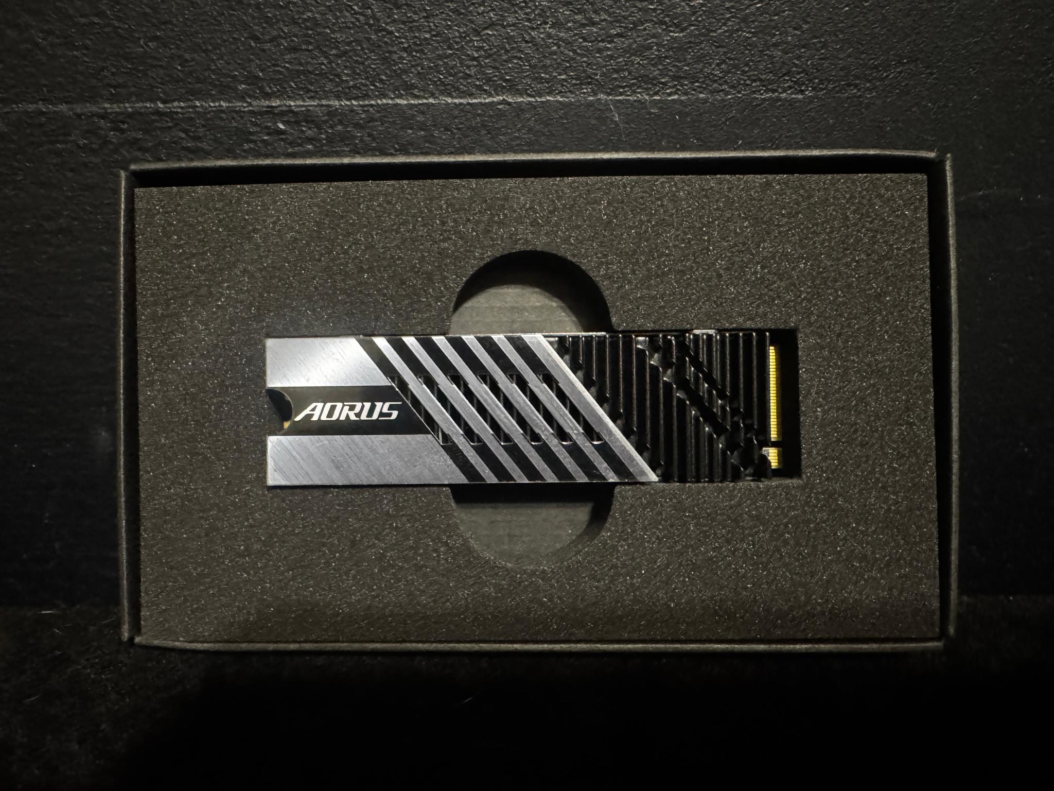 Gigabyte Aorus Gen4 7000s SSD - 1TB