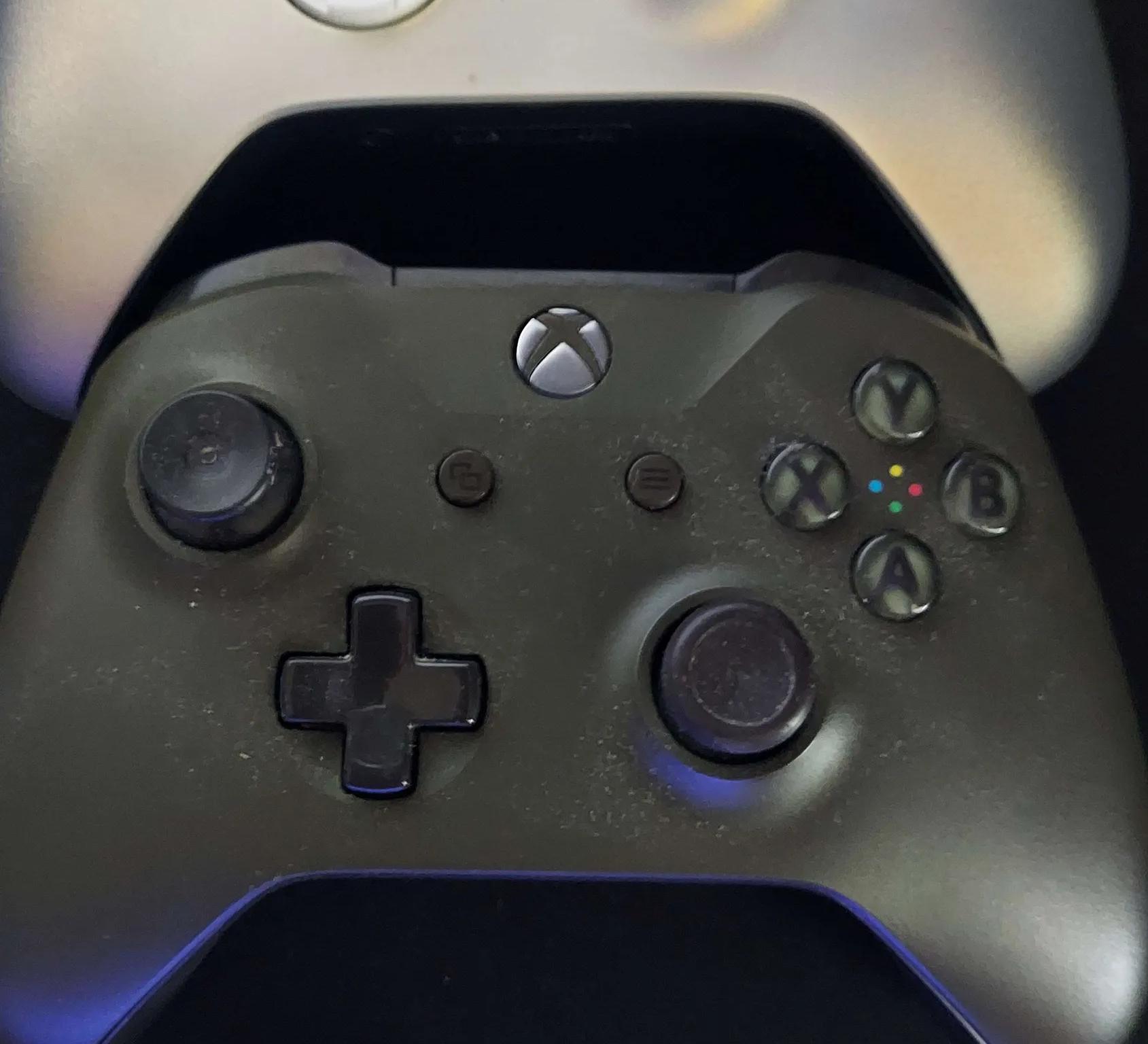 2 Xbox one Wireless Bluetooth Contrrollers