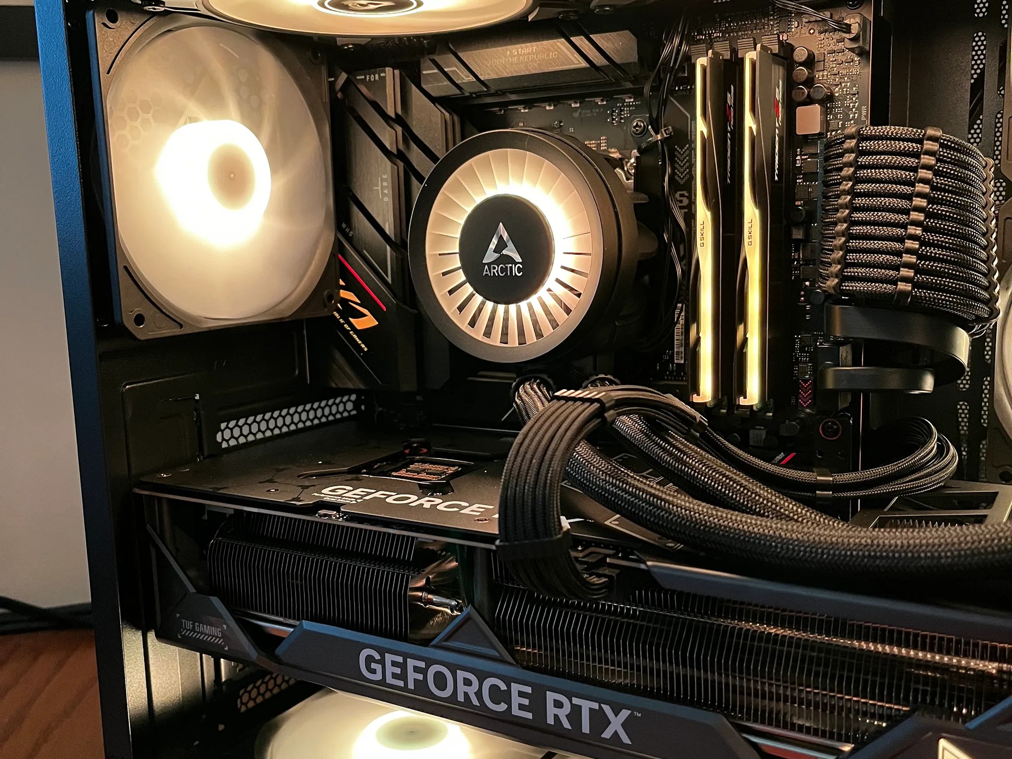 Dark Energy - RTX 4080 OC | Ryzen 7 7800X3d | 32GB DDR5 @6400MT/s | 4TB NVME | 1000W Platinum