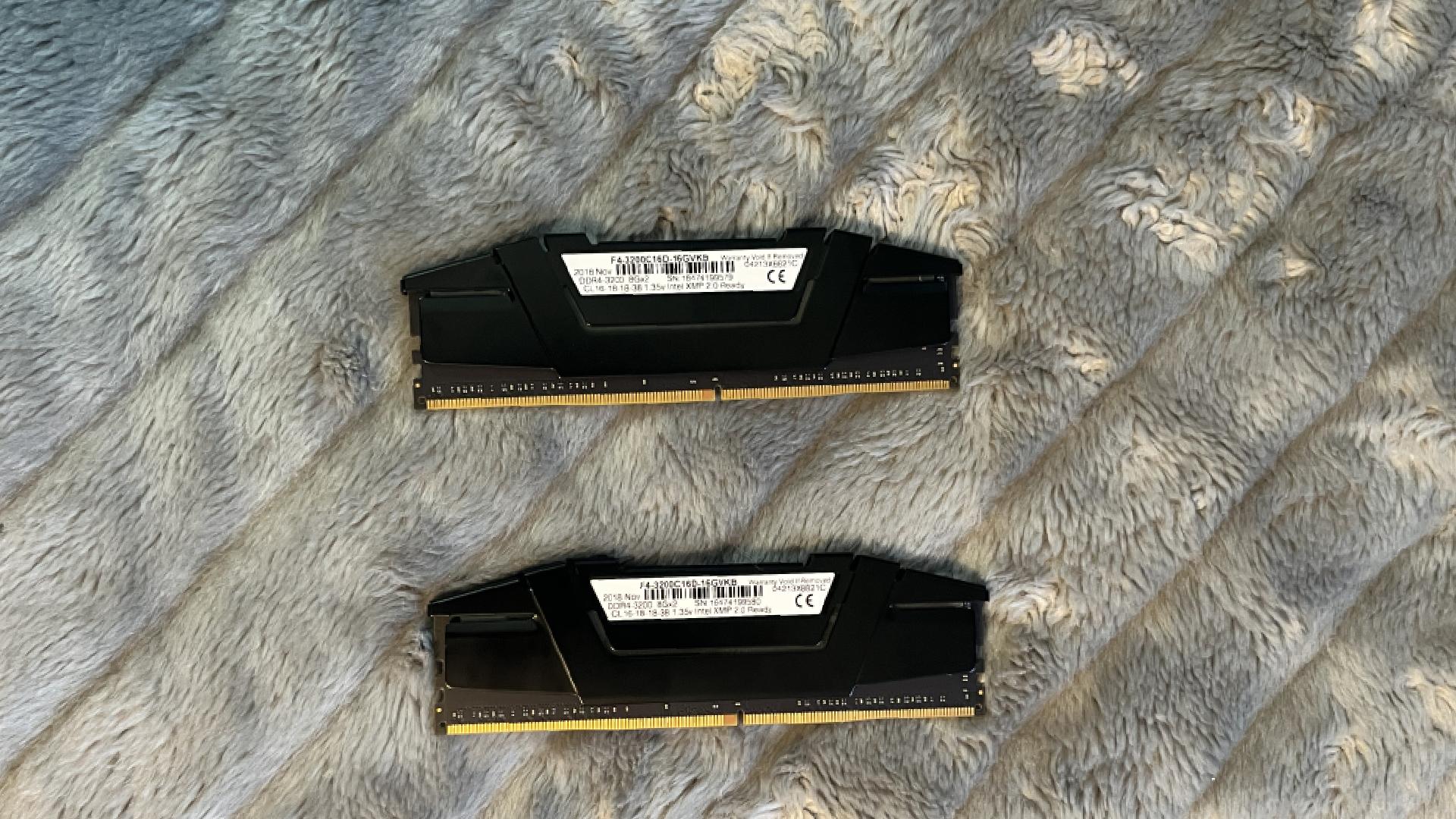 G.SKILL Ripjaws V 16GB (2x8GB) DDR4 3200MHz CL16 RAM Kit