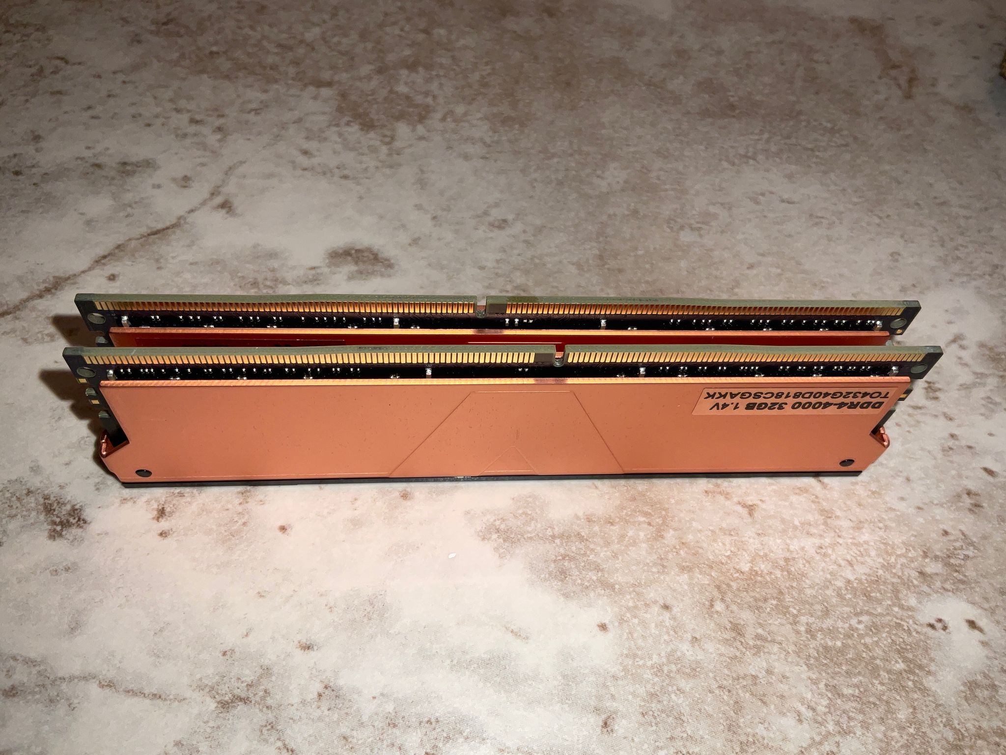 V-Color Skywalker Plus DDR4-4000 64GB (2 x 32) CL18-22-22-42 1.4V