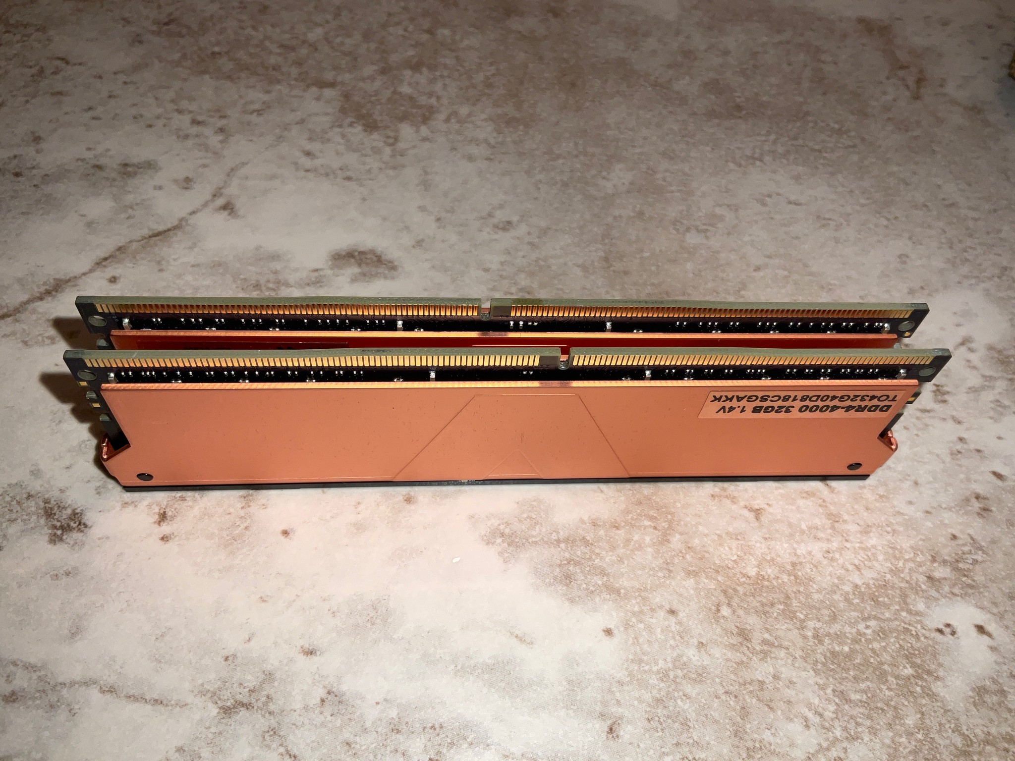 V-Color Skywalker Plus DDR4-4000 64GB (2 x 32) CL18-22-22-42 1.4V