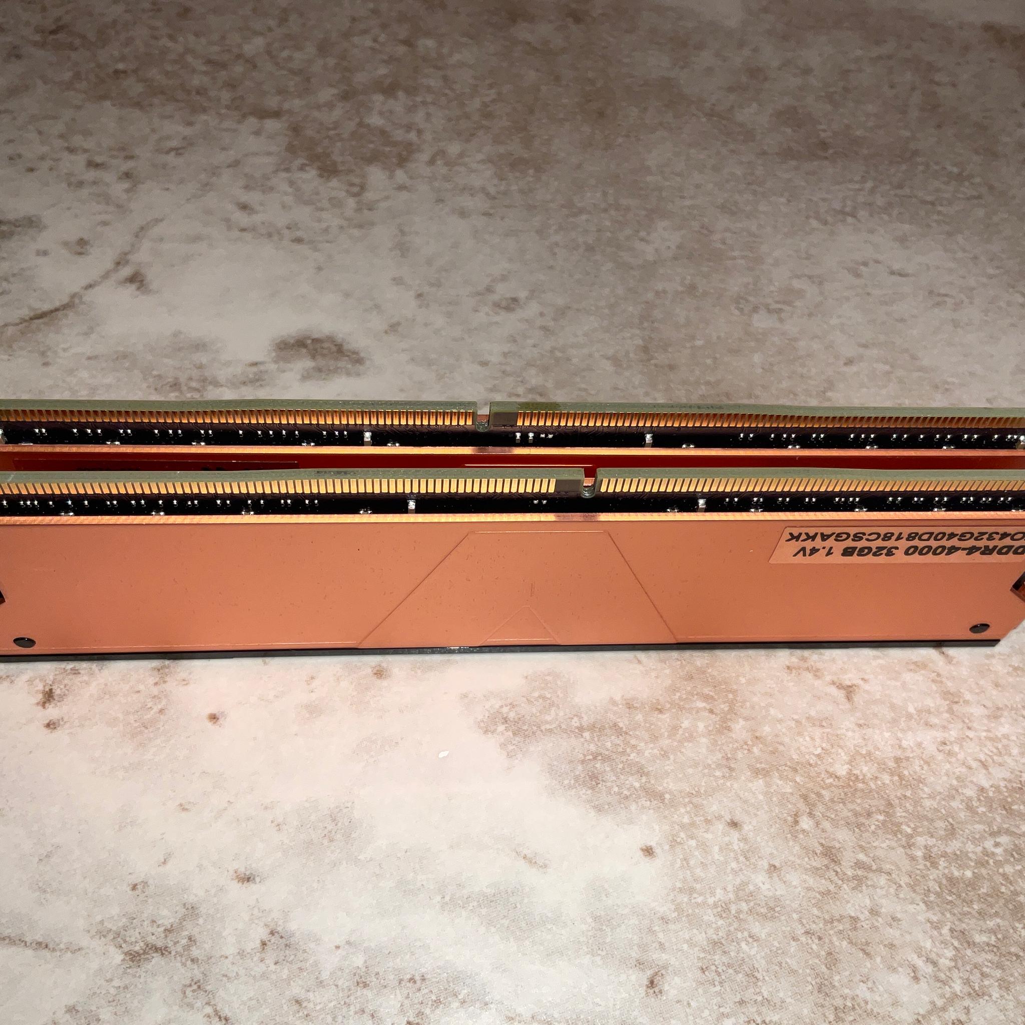 V-Color Skywalker Plus DDR4-4000 64GB (2 x 32) CL18-22-22-42 1.4V