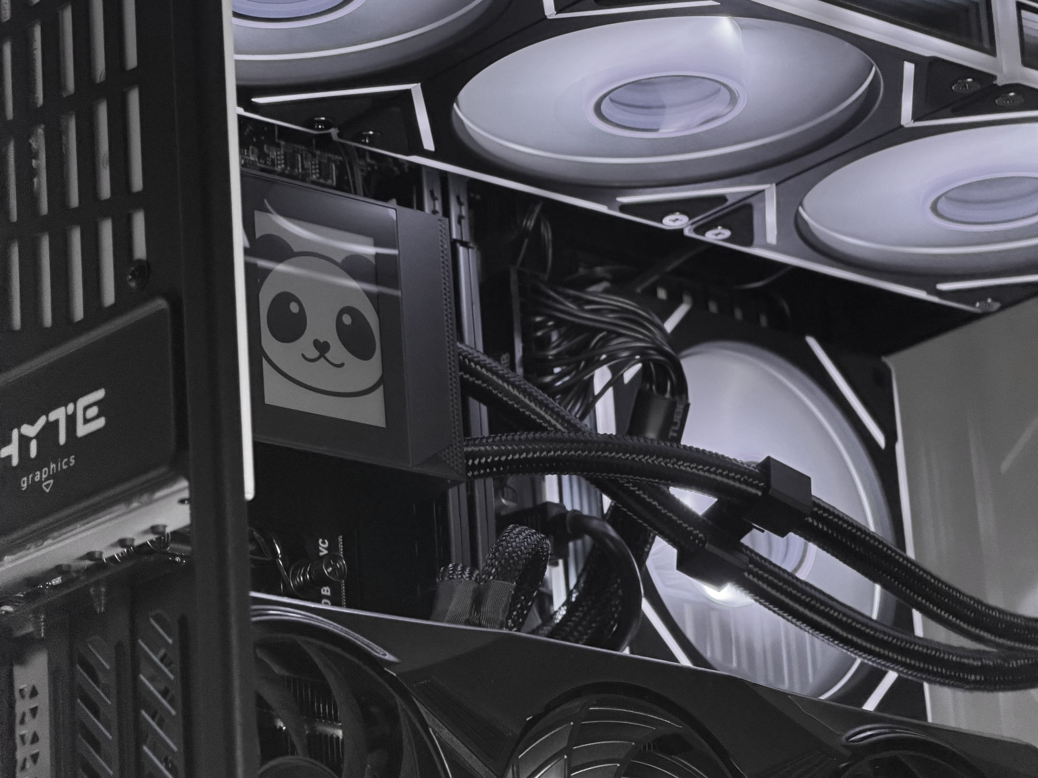 🔥🔥DUAL SCREEN|RTX 5070 Ryzen 5 7600X, 32GB 6400MHZ DDR5 RAM, 2TB NVMe SSD🔥🔥