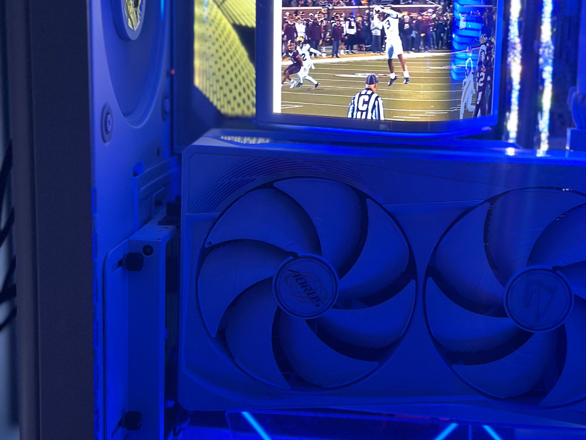 5090 AORUS Ice | Ryzen 7 9850X3D | 4TB SSD |32 GB Ram CL 30