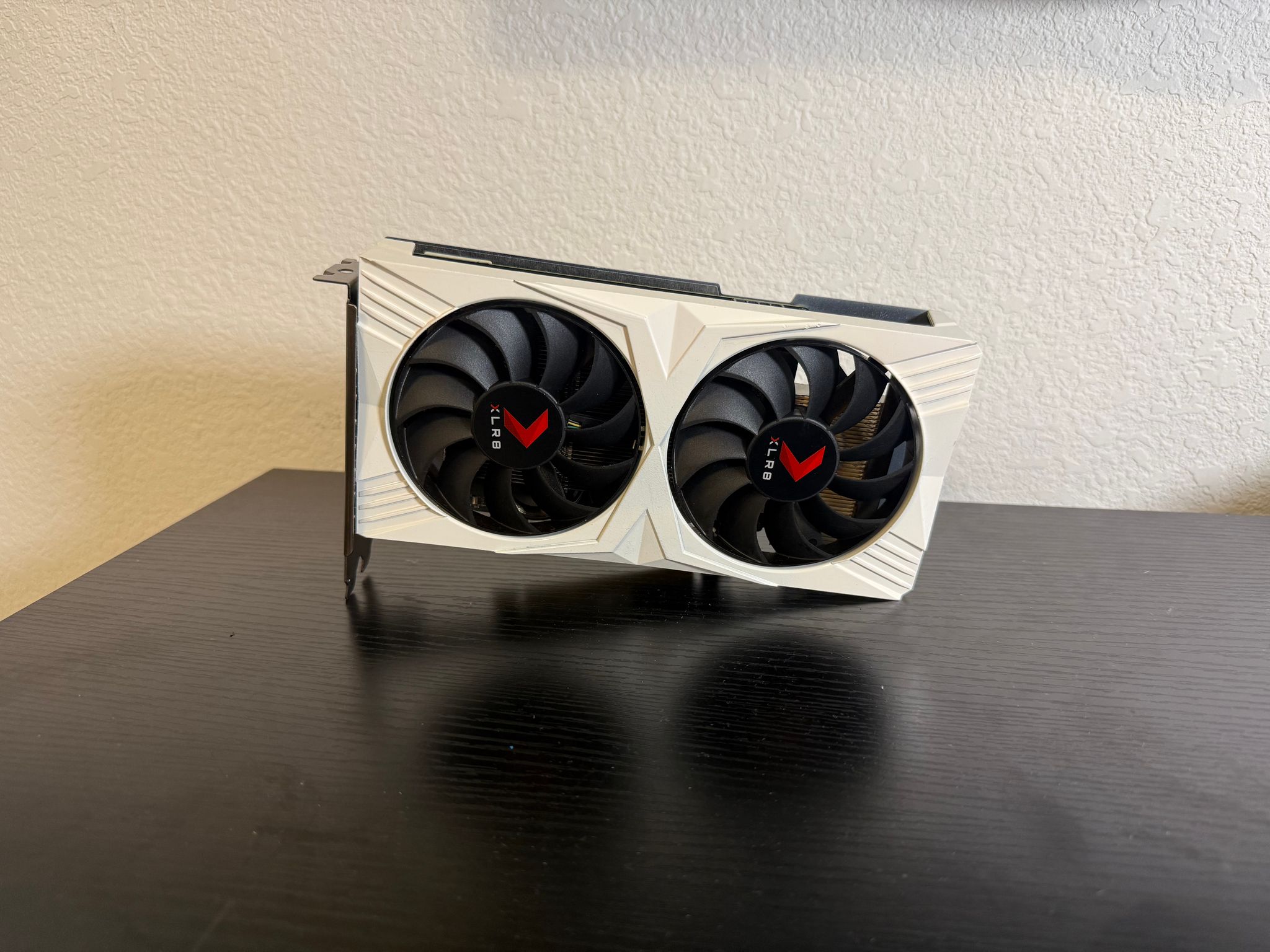 White RTX 4060 | White PNY XLR8 | Shroud painted white, like new!