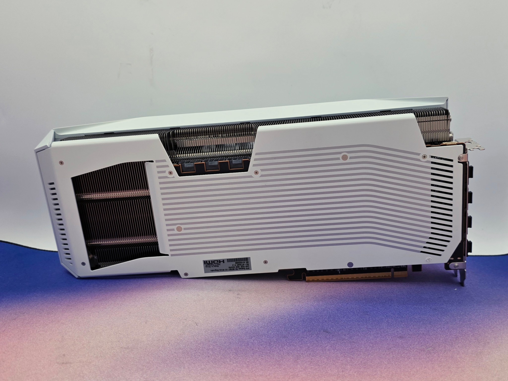 XFX RX 9070XT Quicksilver Magnetic Air White Edition