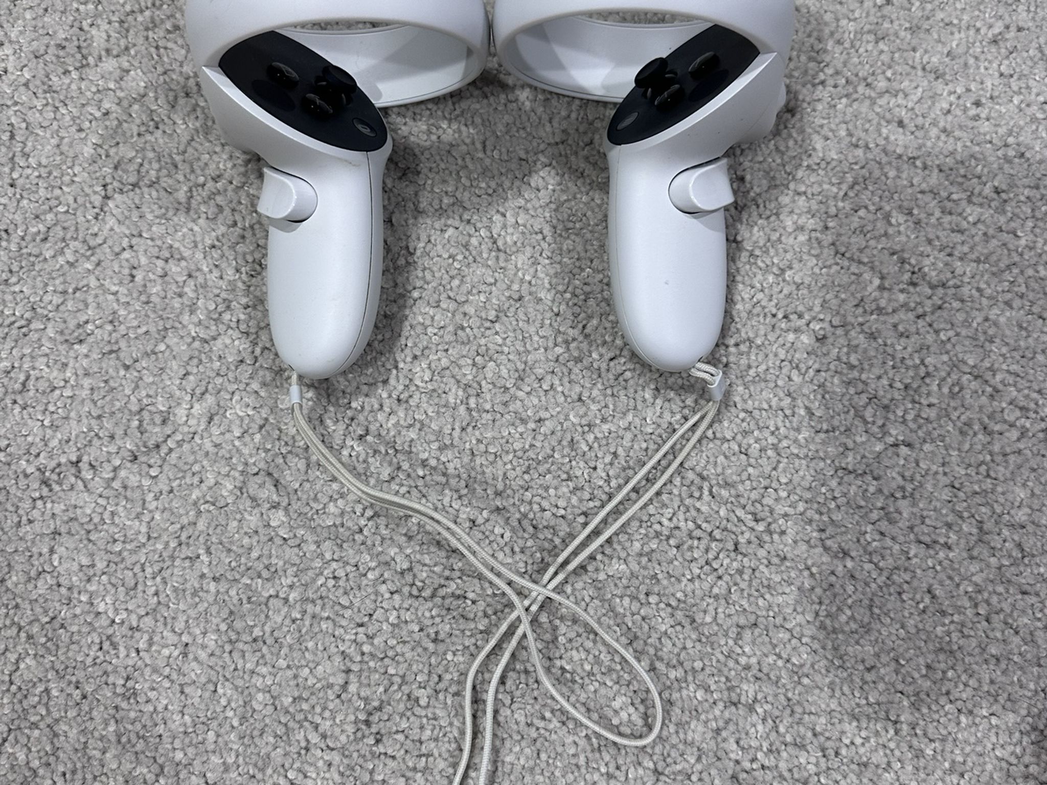 Meta Quest 2 (128GB) VR Headset Bundle