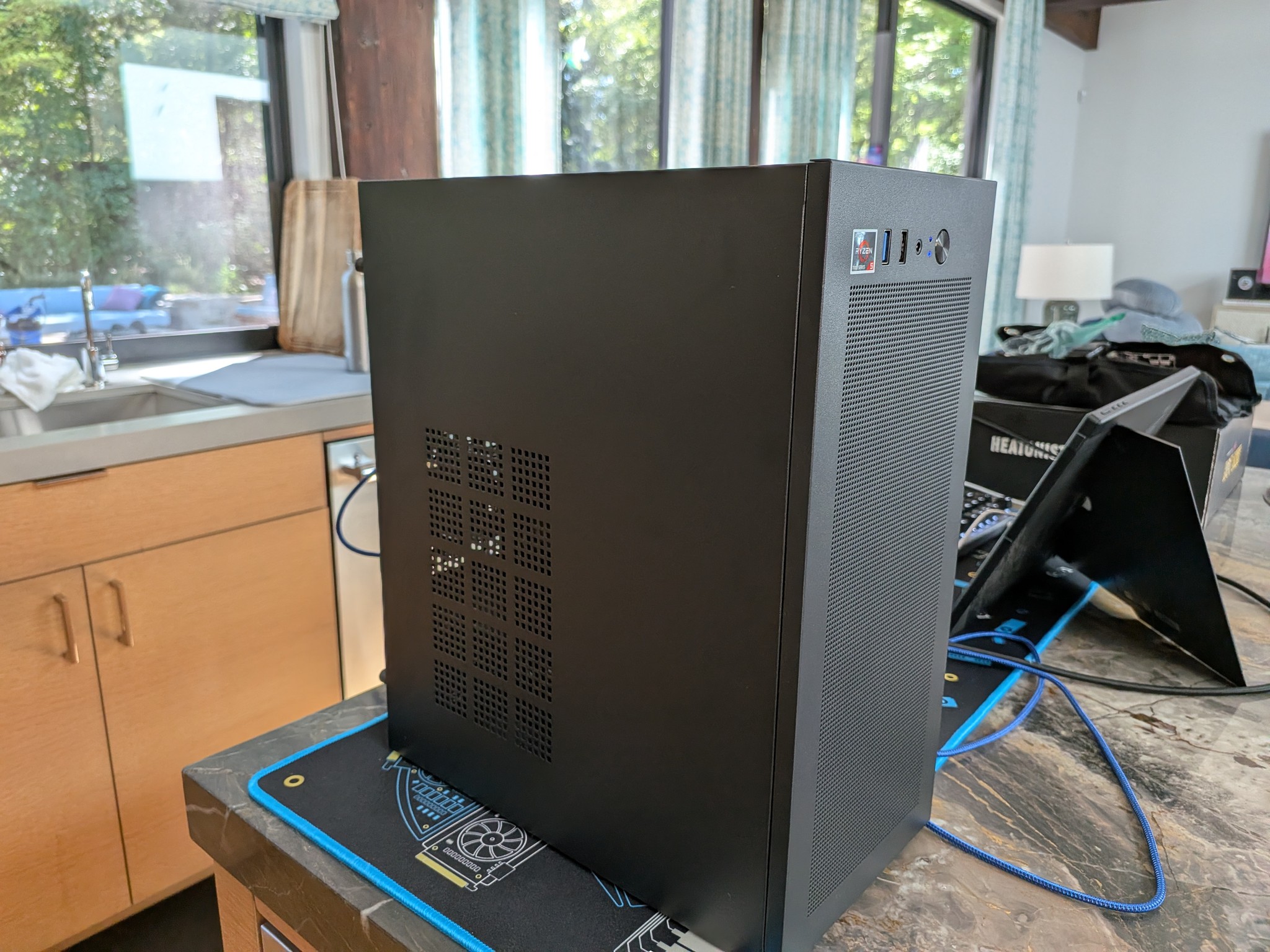 1440p Office Sleeper - RX 9060 XT 16GB, Ryzen 5 7500F, 32 GB DDR5, 2 TB Gen 5 NVME