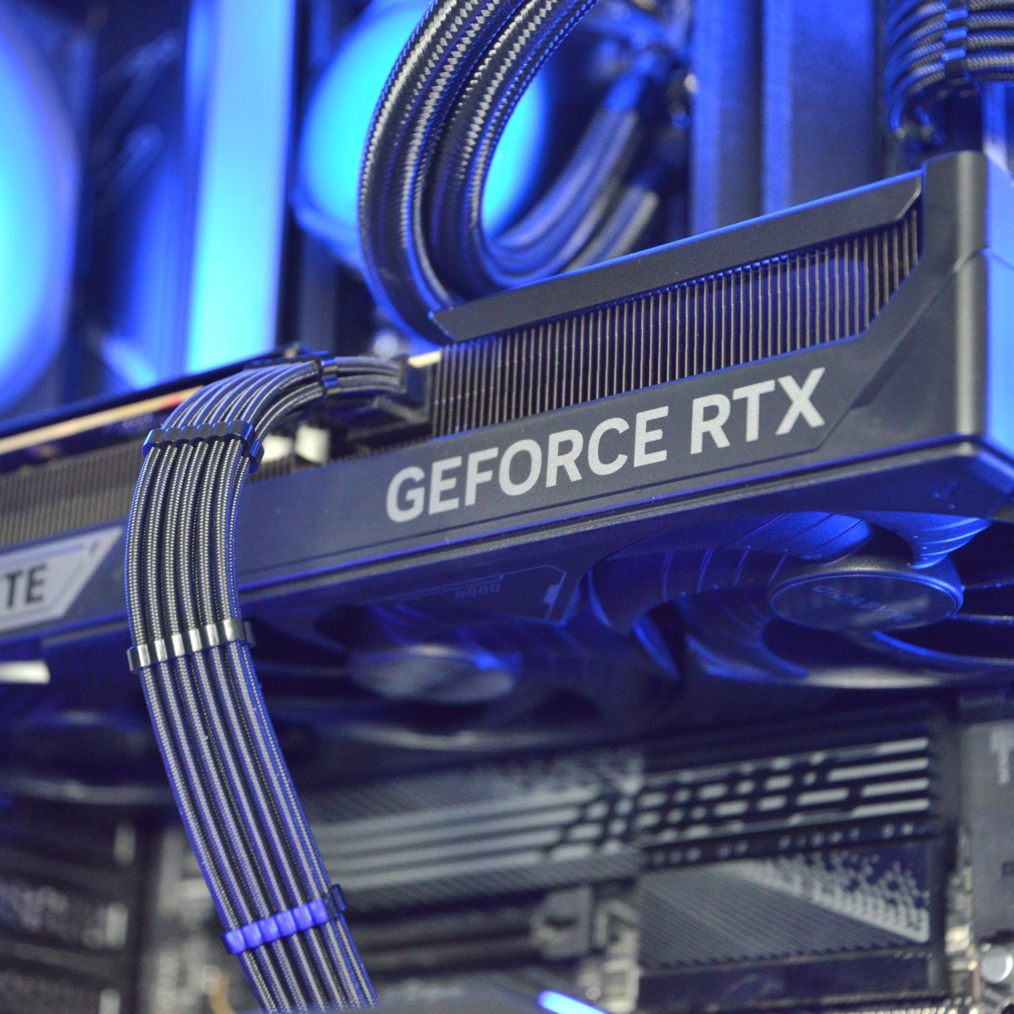 ⚫🧊 | RTX 5080 16GB | RYZEN 9 7900X | 32 GB DDR5 RAM | 2TB NVME SSD | Shadow Glacier |