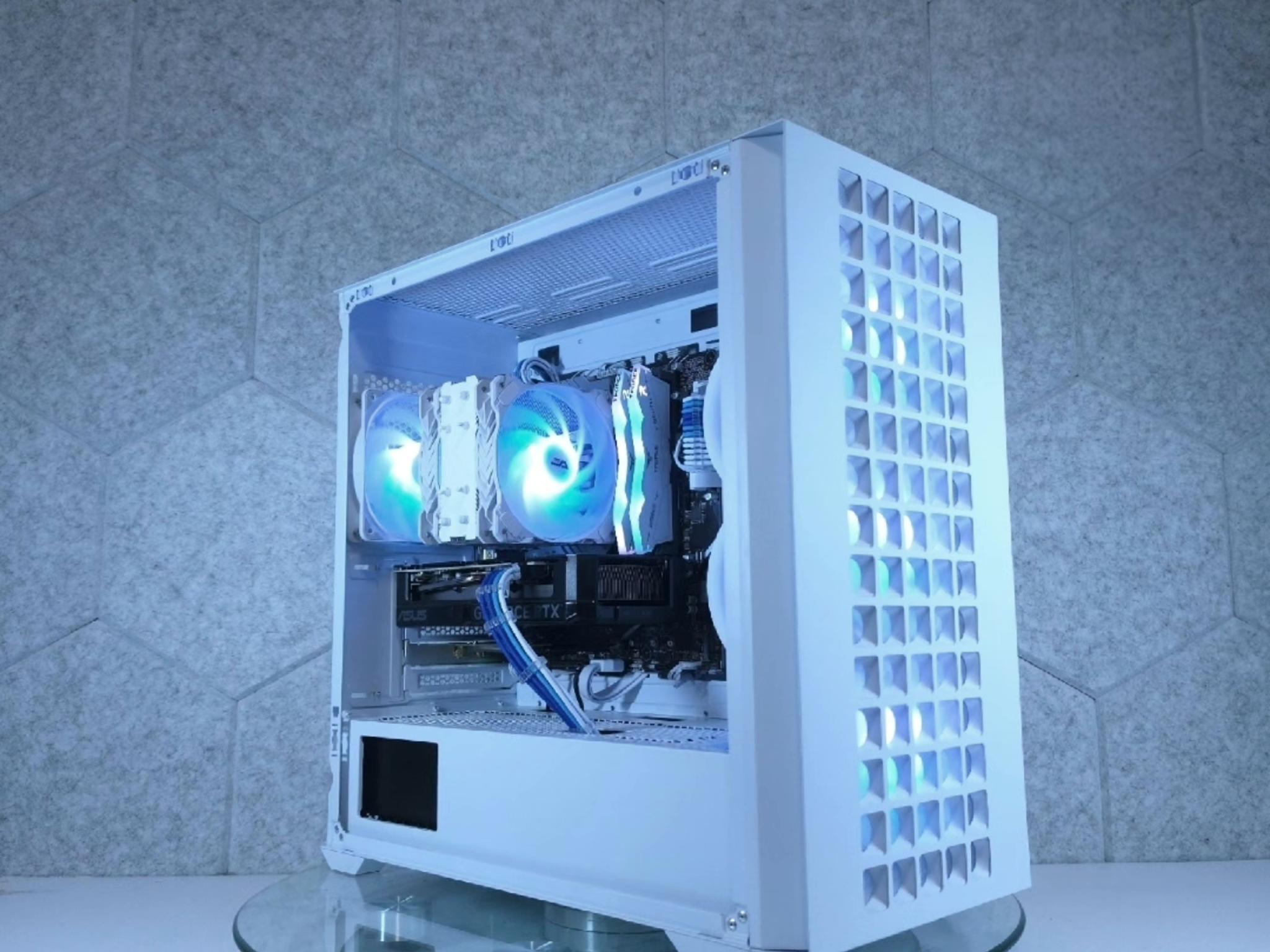 ASUS RTX 4070 💙 Core i7 14700F