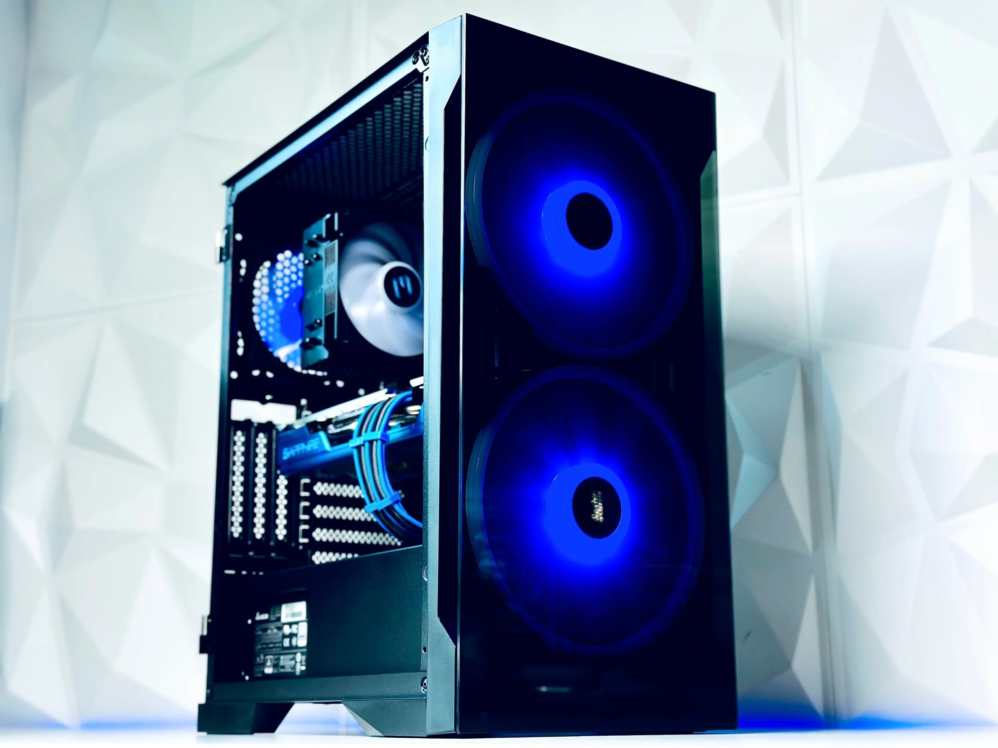 💙💎 SAPPHIRE Gaming PC🔷AMD RX 580 8GB 🔷Intel Core i7 4770🔷16GB  RAM🔷500GB SSD