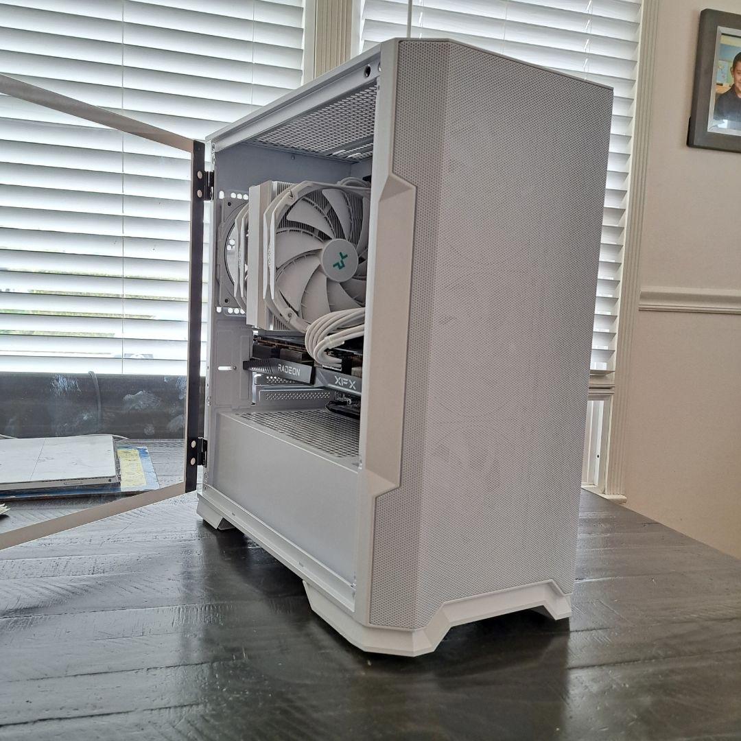 |🚀The Leviathan🚀| | RX 6700XT & Ryzen 5700x |