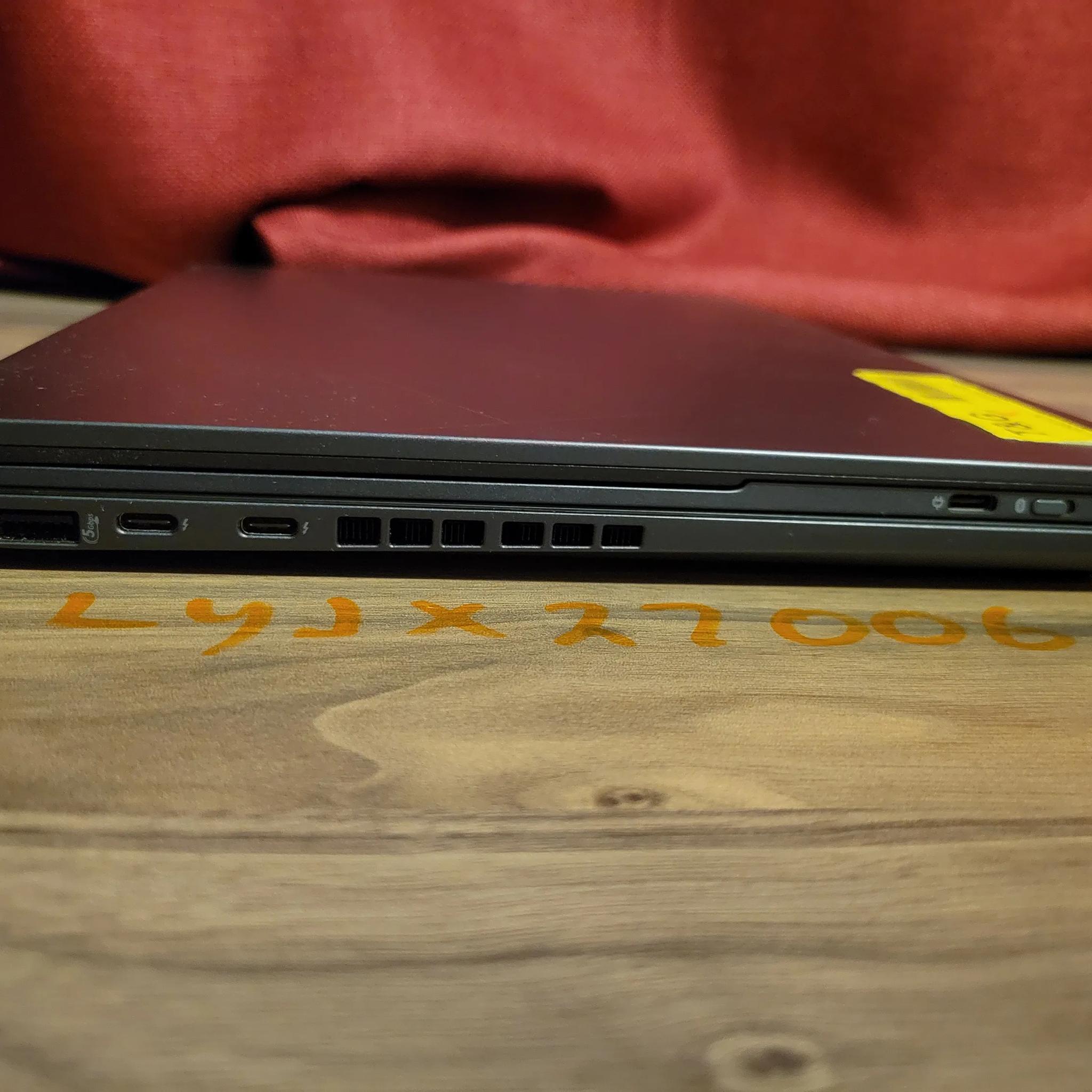 Asus Zenbook Duo Dual Laptop - Core Ultra 9 - 1tb ssd - 14" OLED Touch Screen