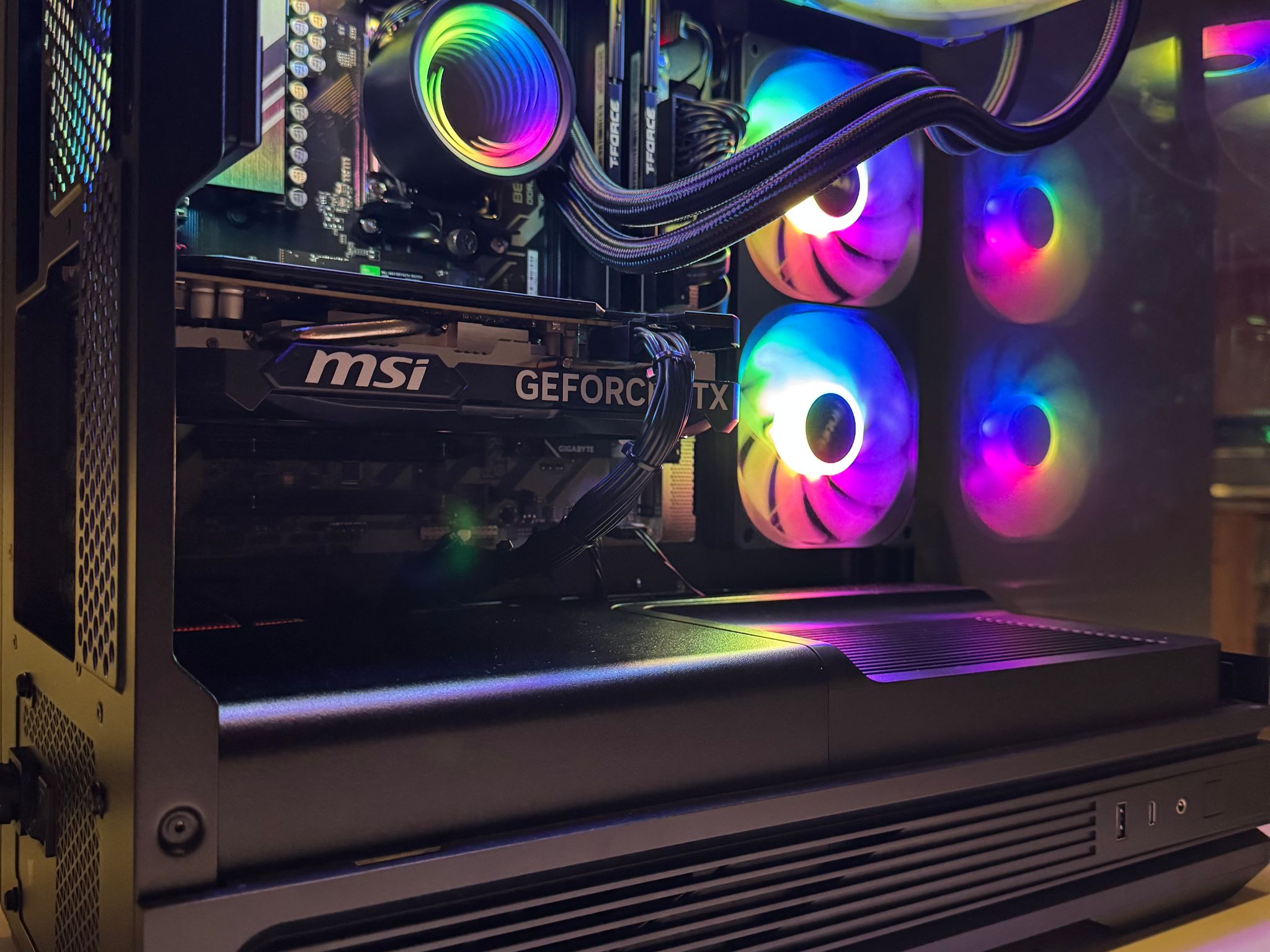 Dark Apex  | Custom Gaming PC | RTX 4060  - R5 7600X - 16GB Ram - 1TB Nvme