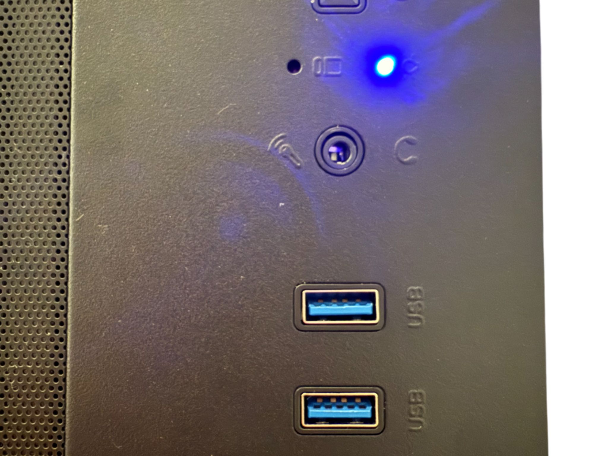 GTX 1080 Ti + Ryzen 5 5500 - 32GB RAM - 1TB NVMe - Windows 11 Pro