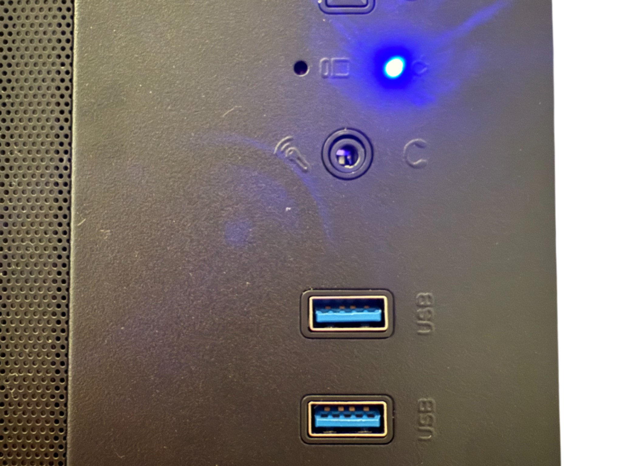 GTX 1080 Ti + Ryzen 5 5500 - 32GB RAM - 1TB NVMe - Windows 11 Pro