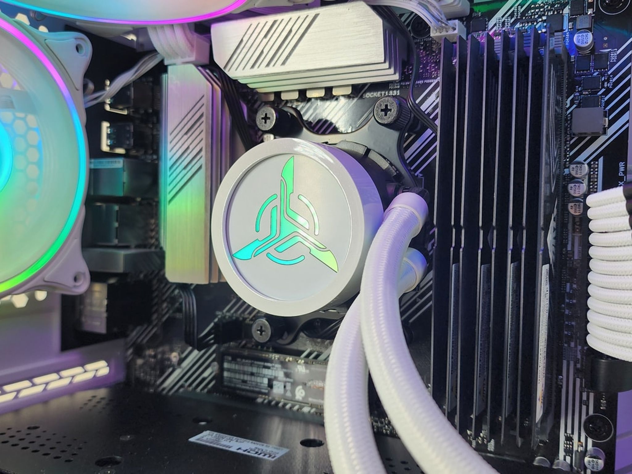 Gaming PC Ryzen 7 5700X 32GB RAM 1TB SSD RX 7700 XT 12GB Windows 11 Computer