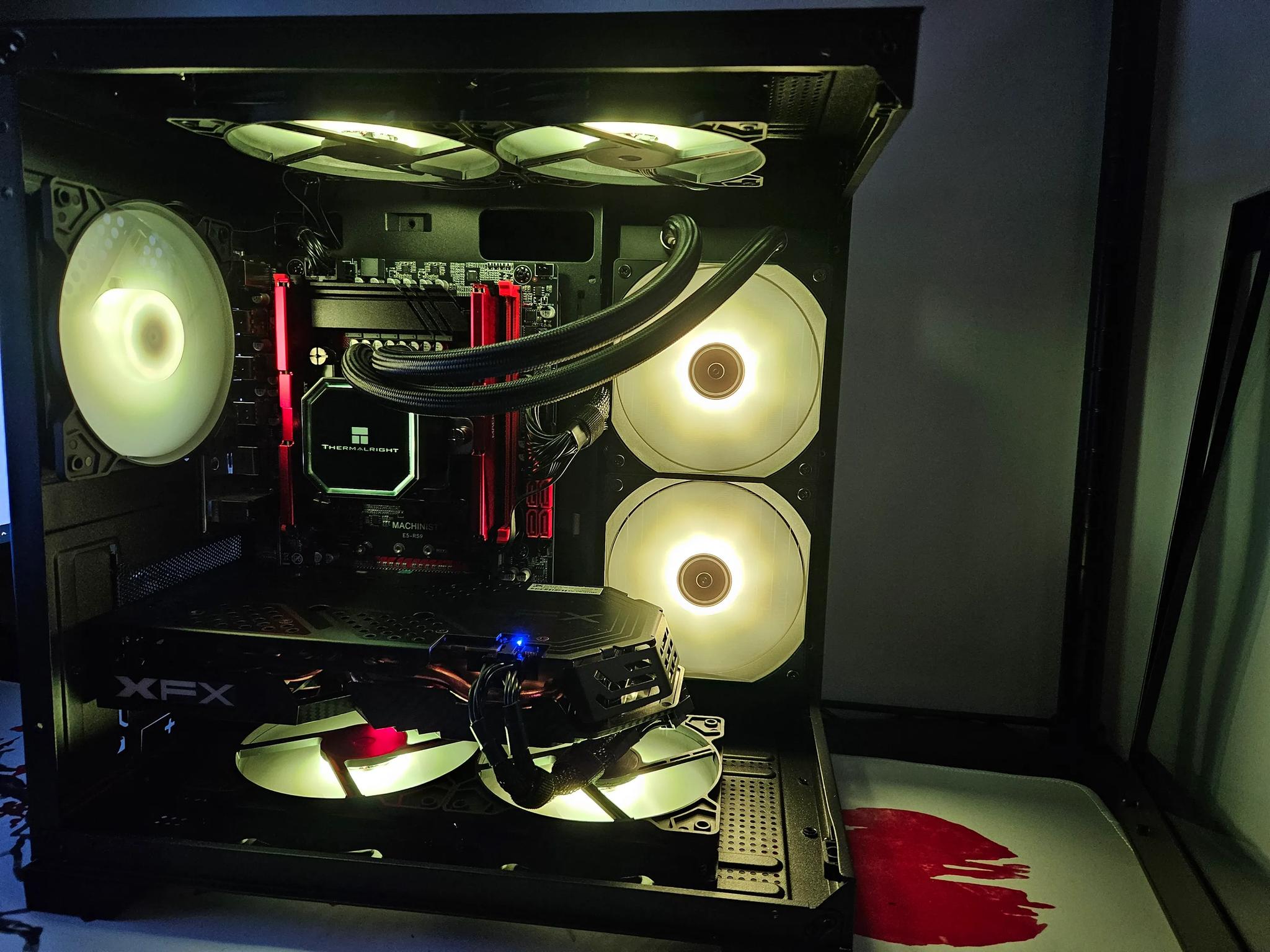 Liquid cooled Budget Beast Intel 10 core / 16GB DDR4 / 1TB SSD / RX580 8GB