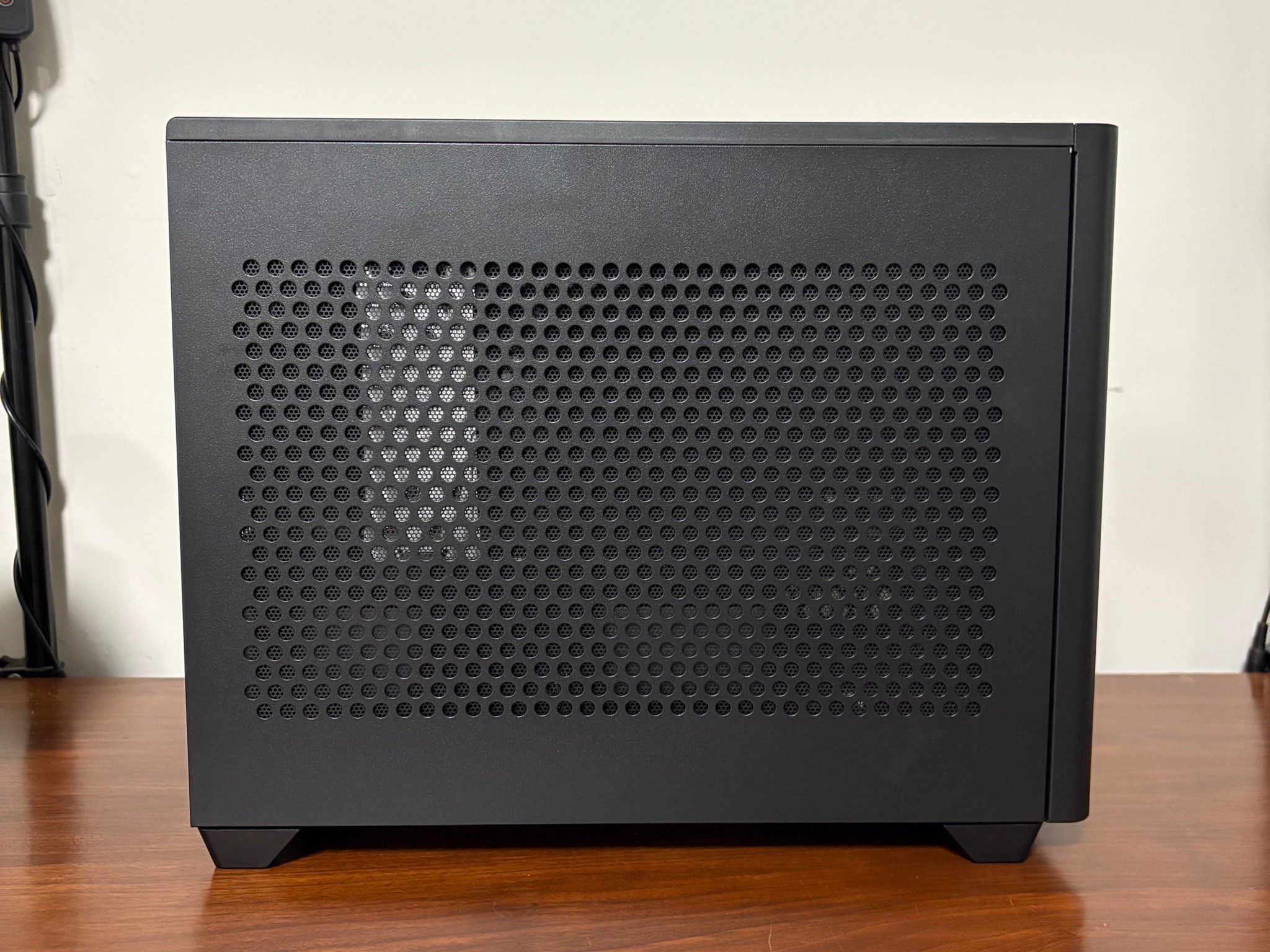 RTX 4070 FE | Ryzen 7 5800XT | 32GB DDR4 | 1 TB SSD | 750W PSU | 3x 120mm Fan | mATX Case