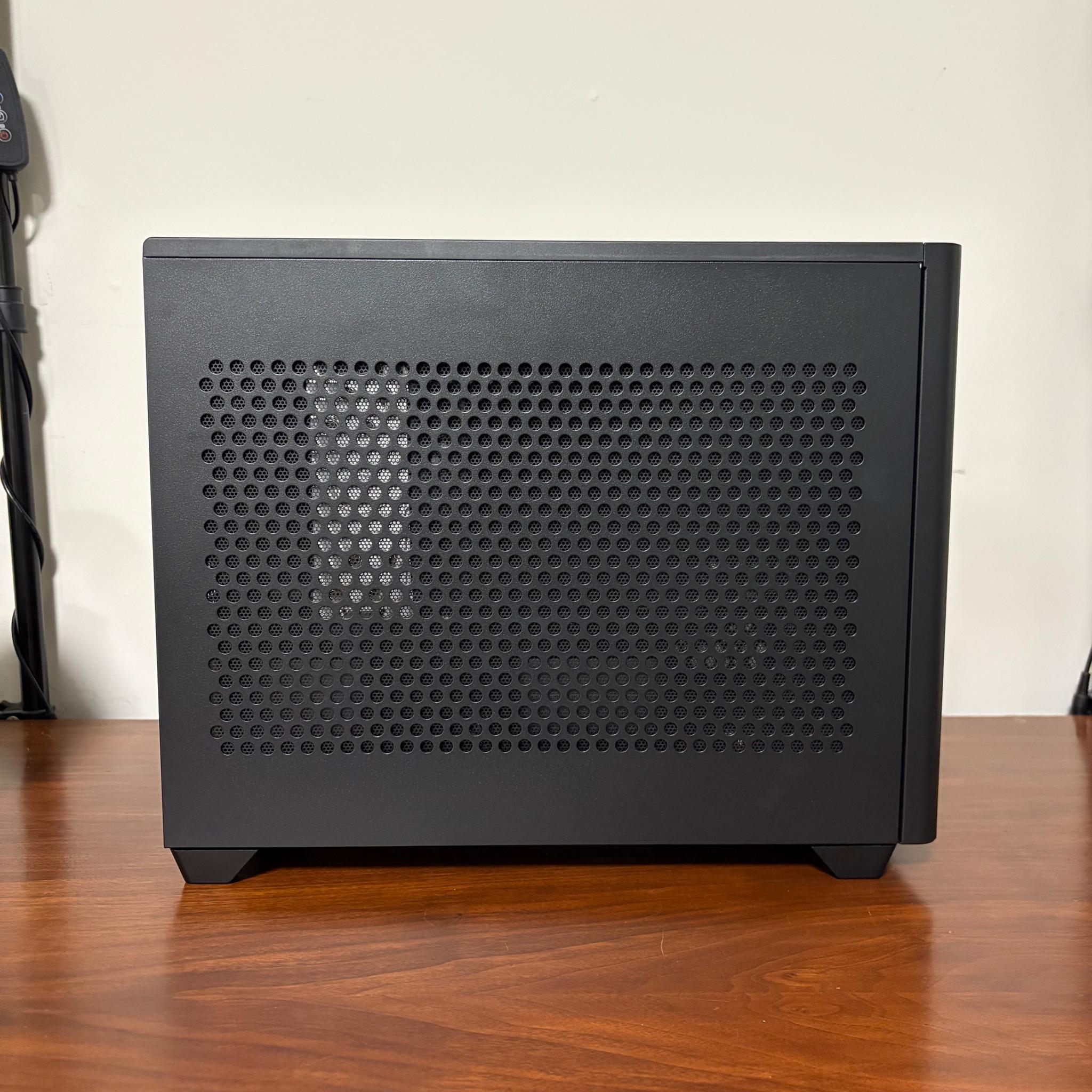 RTX 4070 FE | Ryzen 7 5800XT | 32GB DDR4 | 1 TB SSD | 750W PSU | 3x 120mm Fan | mATX Case