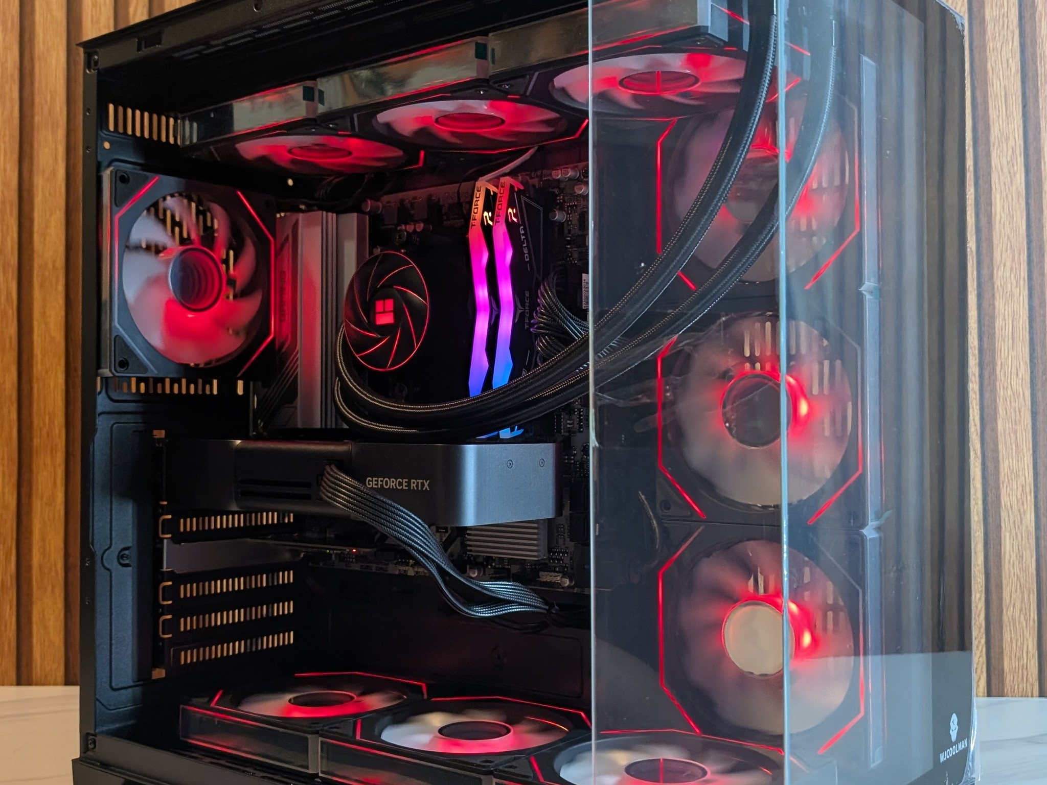 RTX 5070 FE | RYZEN 5 7600X | 1TB SSD | 16GB DDR5 | 650W | 360MM AIO
