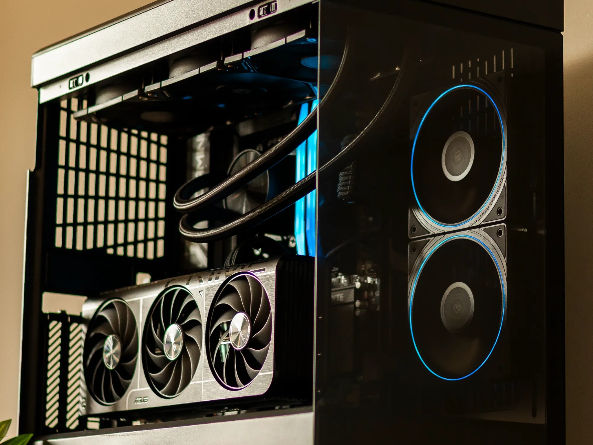 RTX 5070 Gaming/Workstation PC | Ryzen 7 7700x | 32gb DDR5 | 2TB SSD | Windows 11 Pro | WIFI + BT