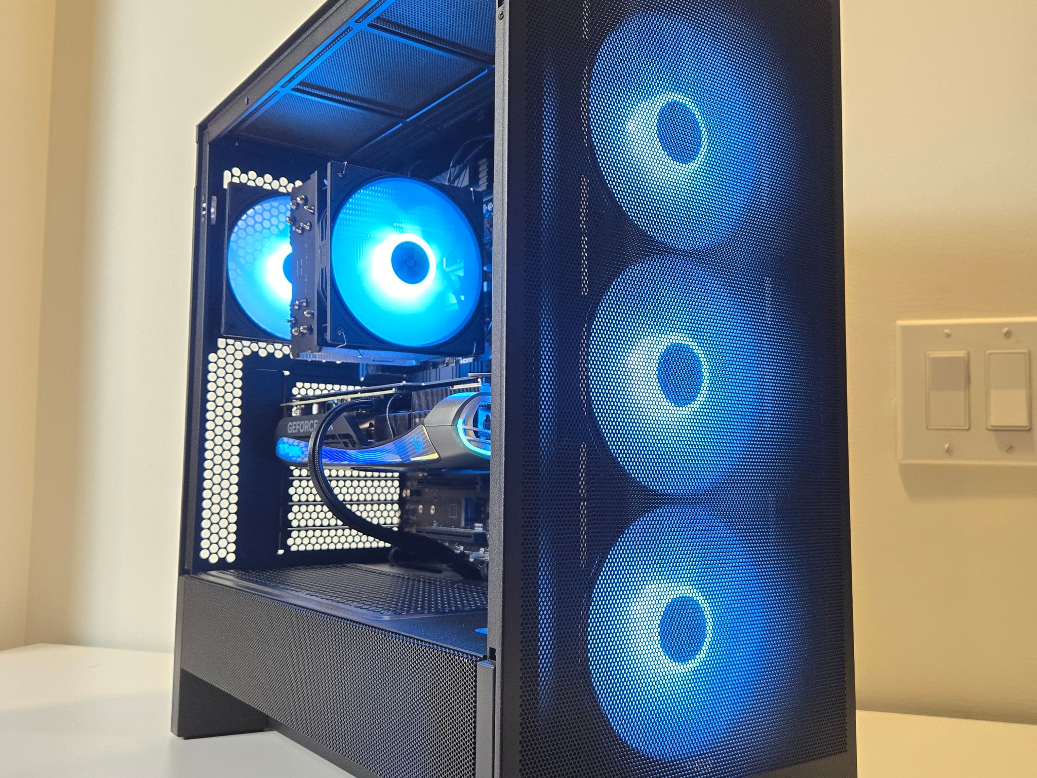 RTX 4070 Ti | Ryzen 7 7700X | 32gb DDR5 | 1tb nvme ⚖️