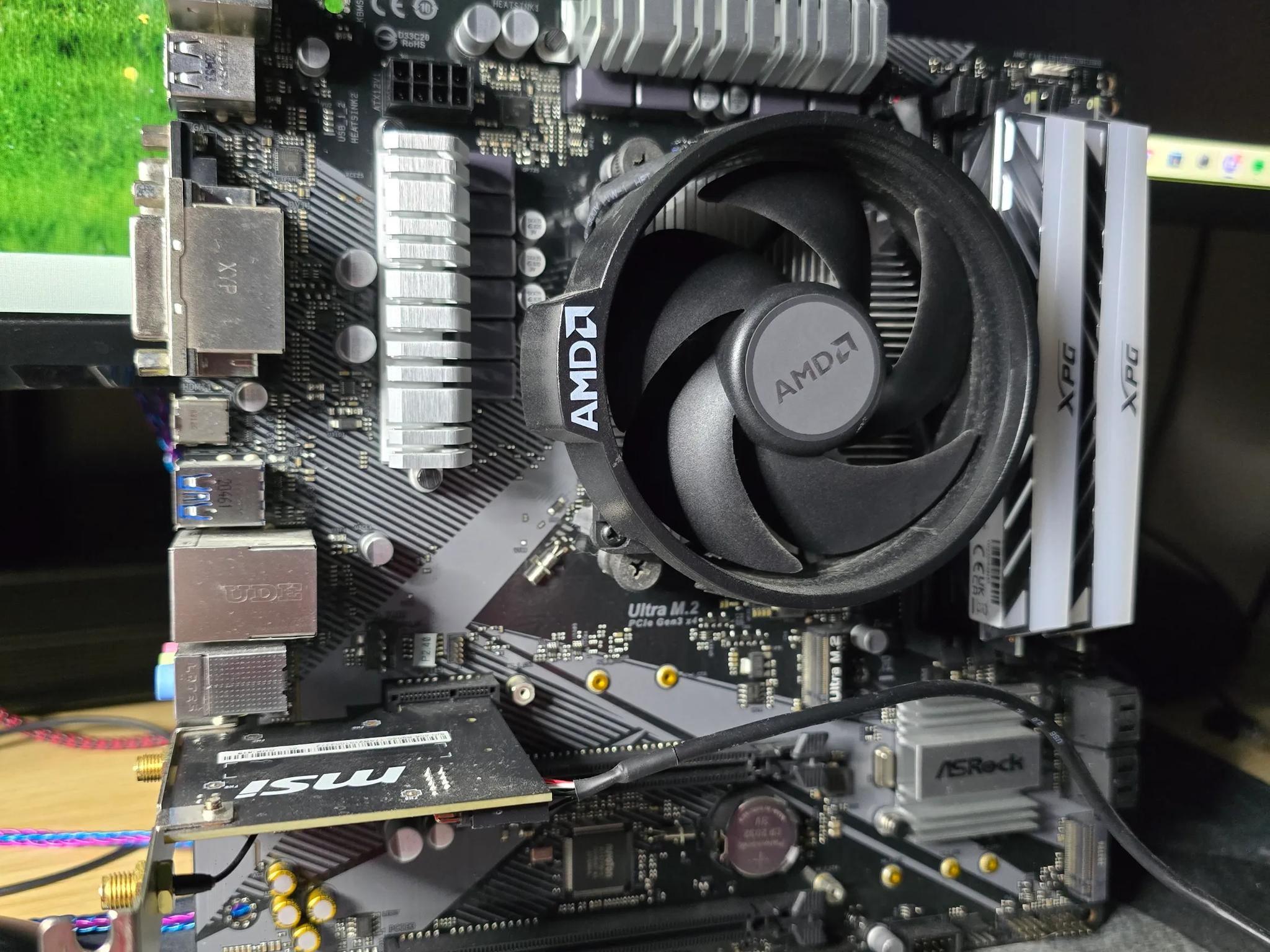 Ryzen 5 3600/ ASRock B450m Pro / 16gb 3200mhz Ram / 750W PSU / WiFi Card