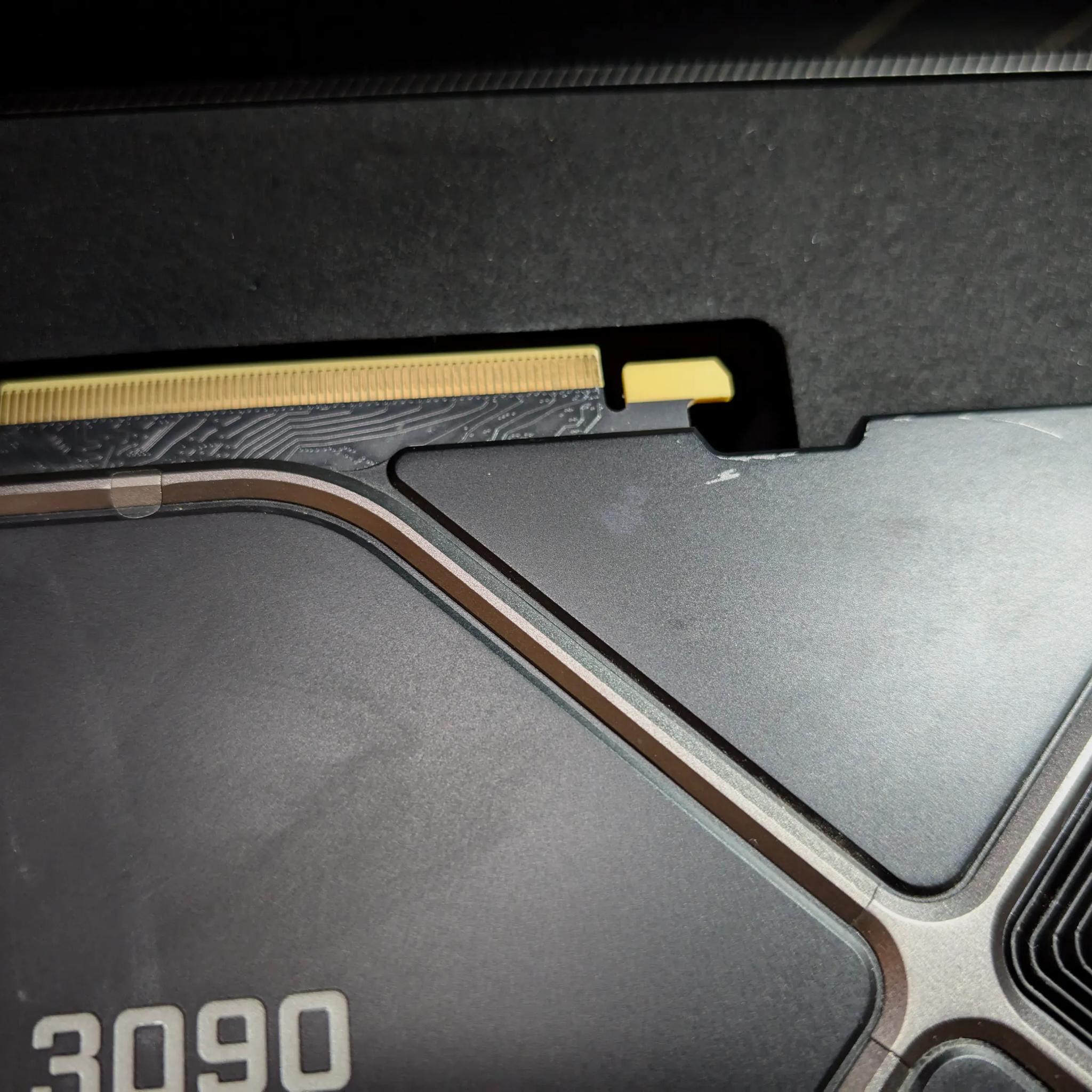 3090 founders as-is crashes in games