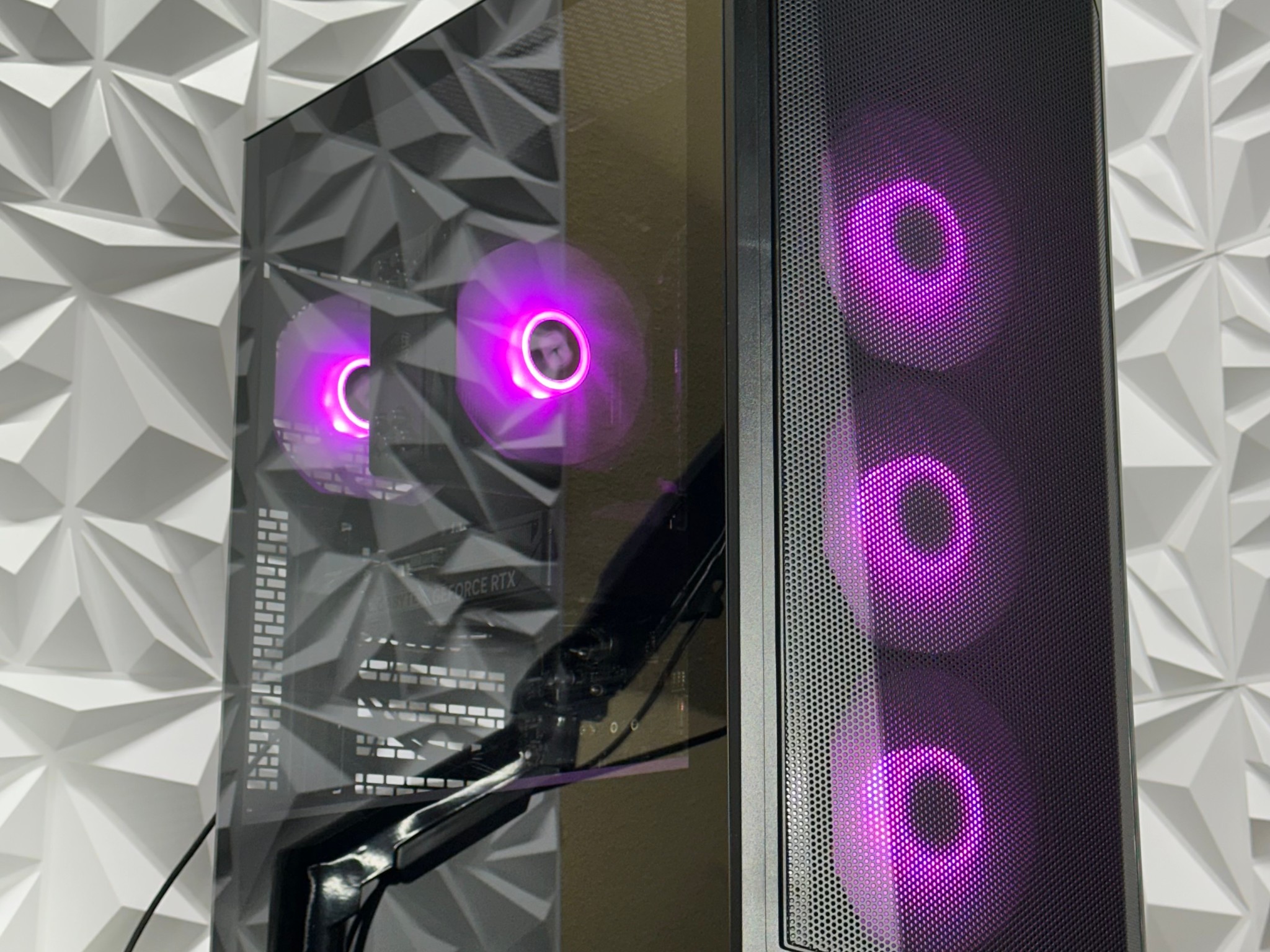 RTX 5060 / Ryzen 5 5500 / 16GB 3000Mhz DDR4 / 1TB Kingspec Nvme / Windows 11