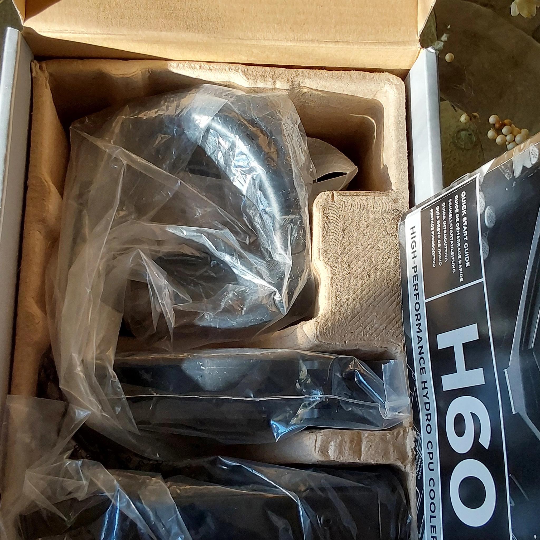 CORSAIR Hydro Series H60 (CW-9060007-WW) CPU Water Cooler