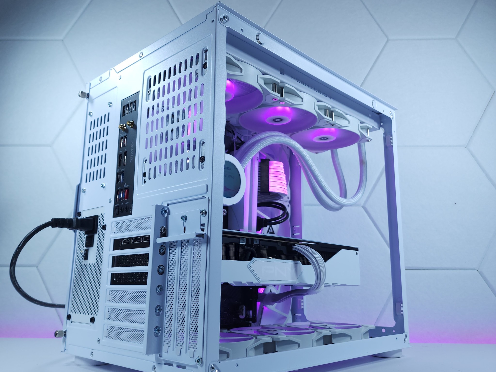 💜🤍RTX 4090 | i9 13900K | 32GB 6000MHz | 6TB NVMe + SSD*