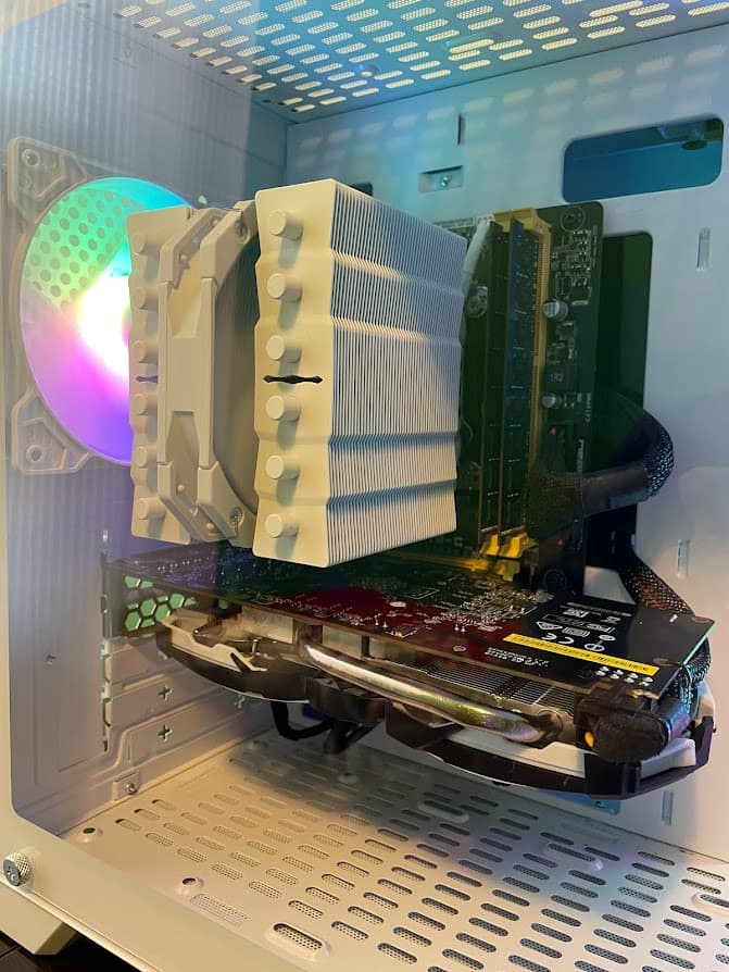 SLEEK WHITE Gaming PC| Intel i5 / AMD RX470 / 8GB / 256GB SSD WIN 10 PRO