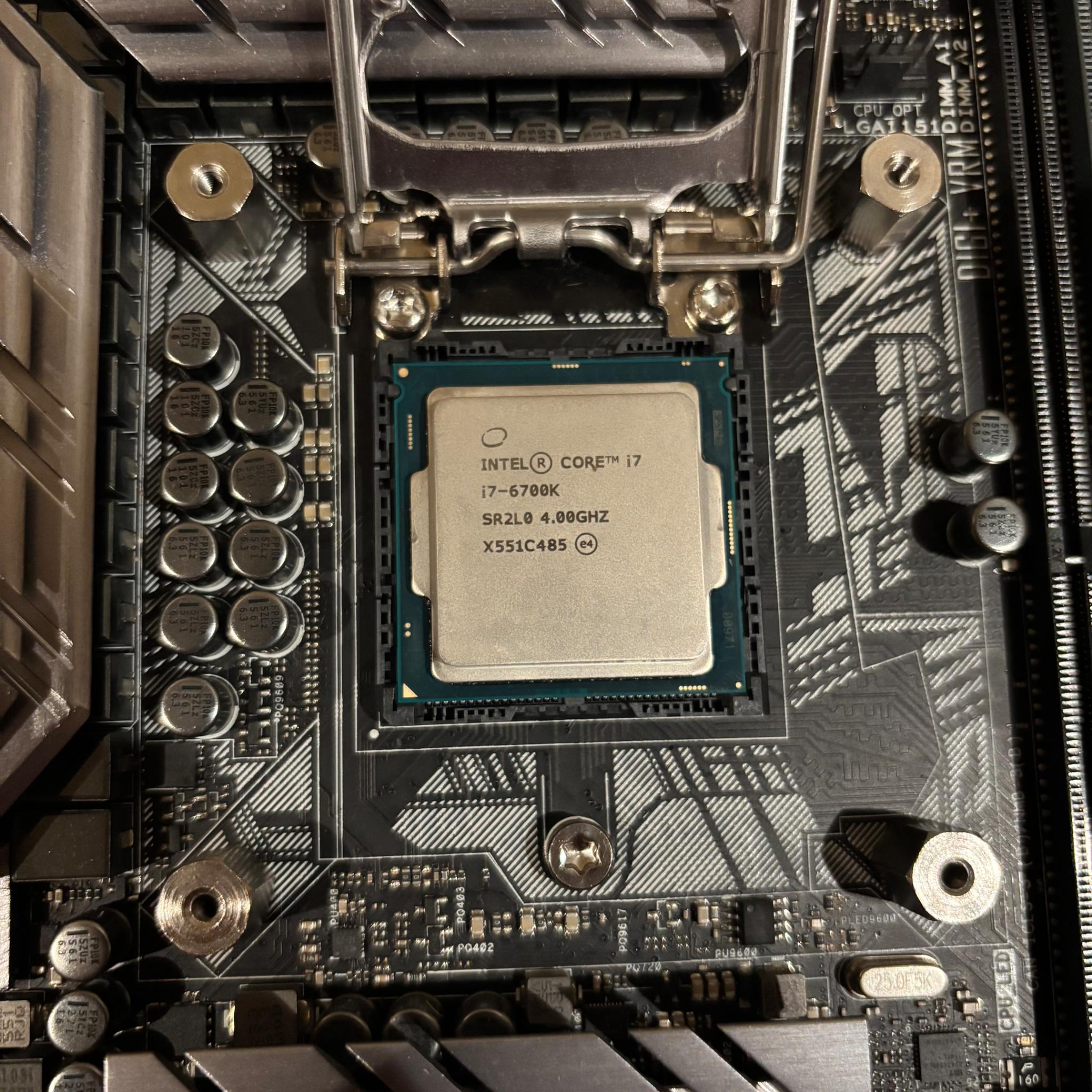 ASUS Z170-Deluxe ATX + Intel i7 6700k
