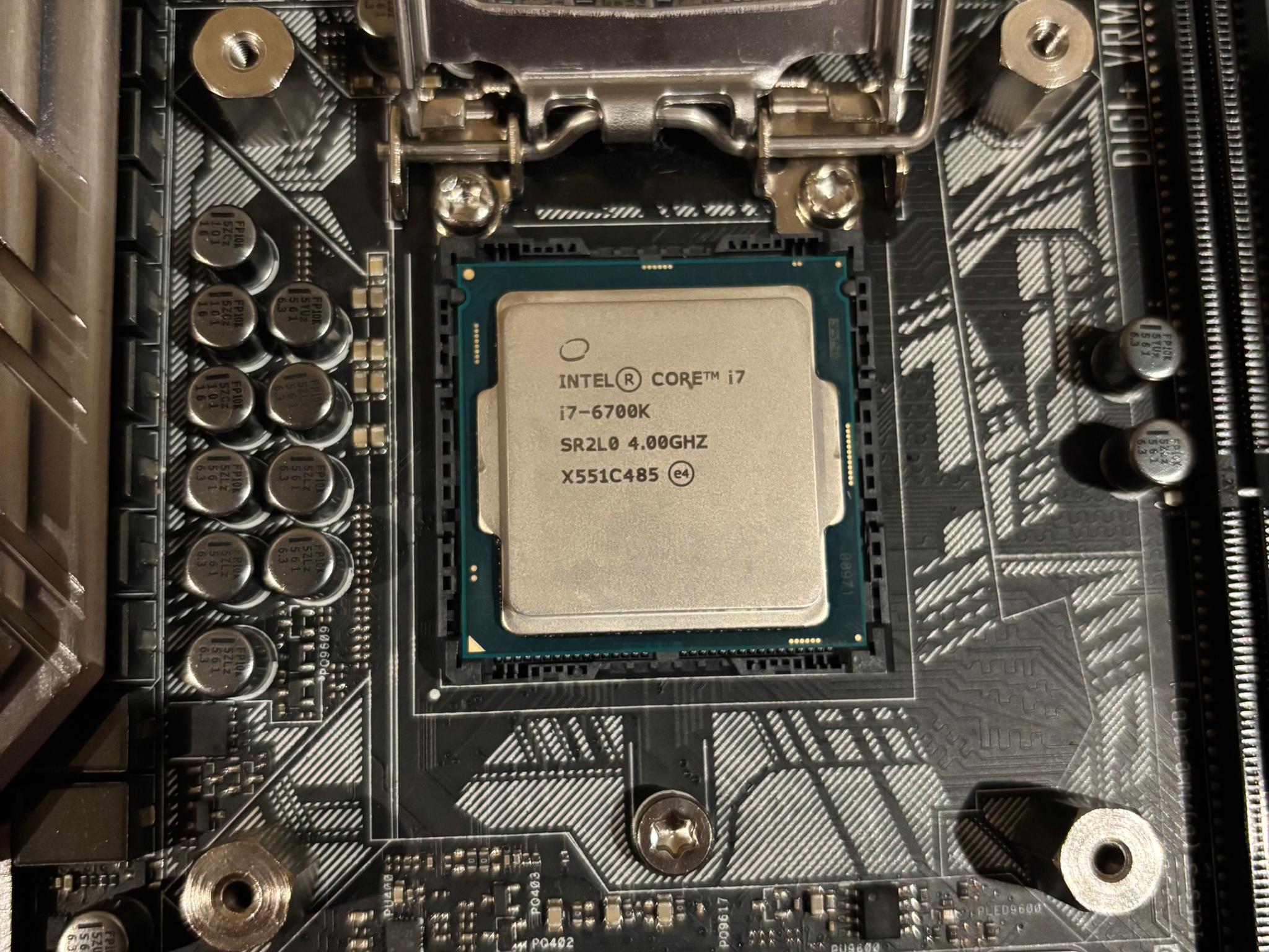 ASUS Z170-Deluxe ATX + Intel i7 6700k