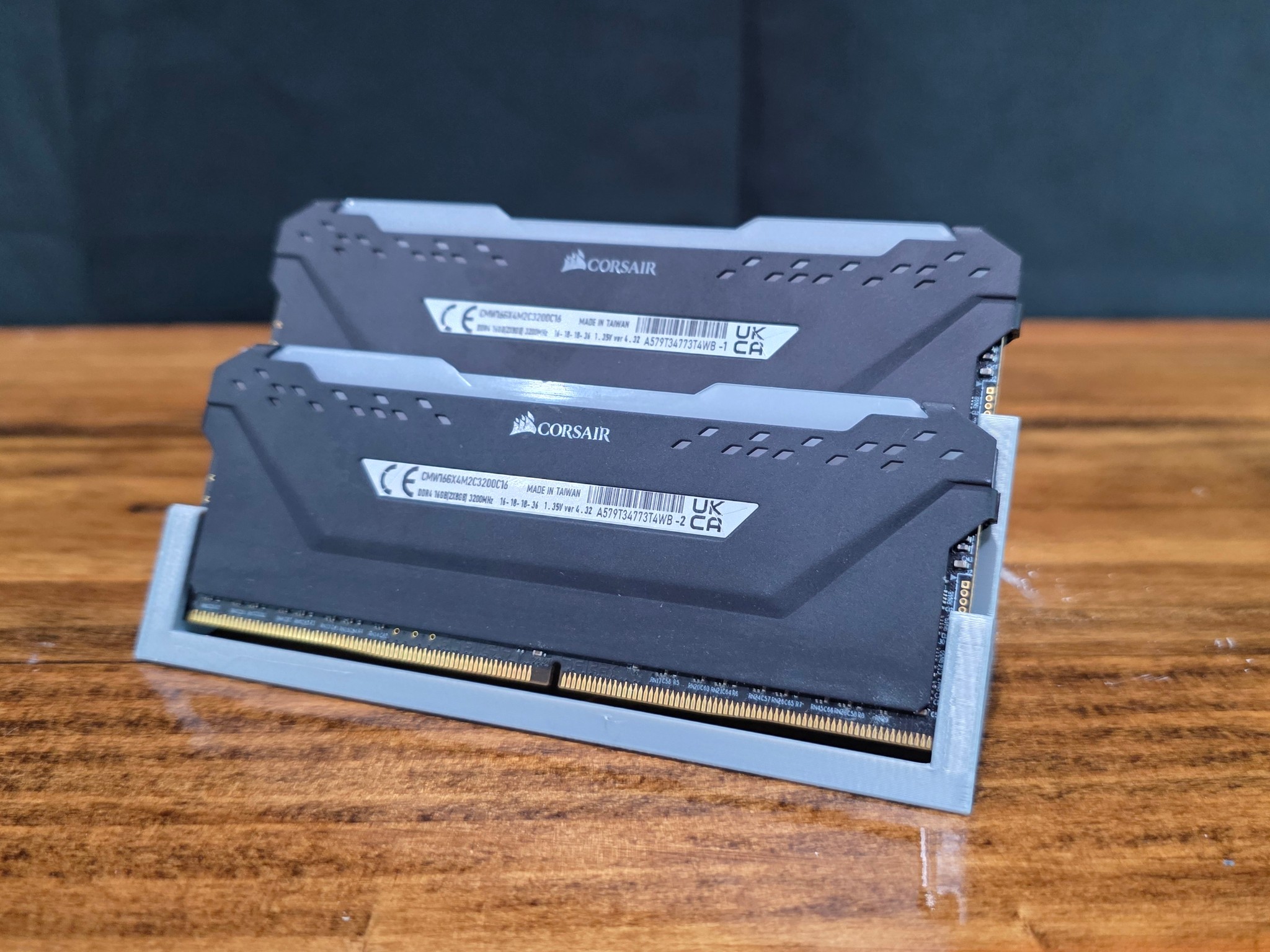 Corsair Vengeance RGB Pro (CMW16GX4M2C3200C16) 16GB DDR4