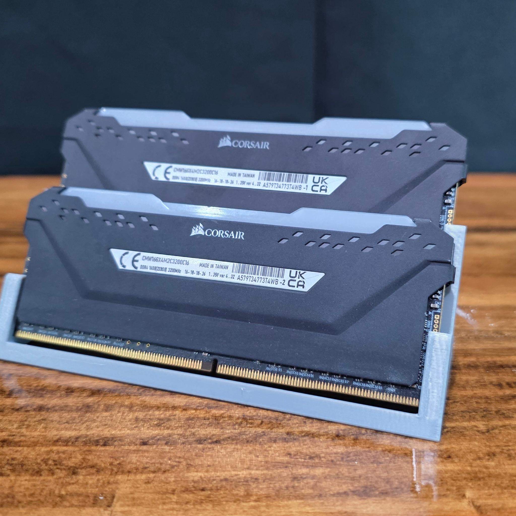 Corsair Vengeance RGB Pro (CMW16GX4M2C3200C16) 16GB DDR4