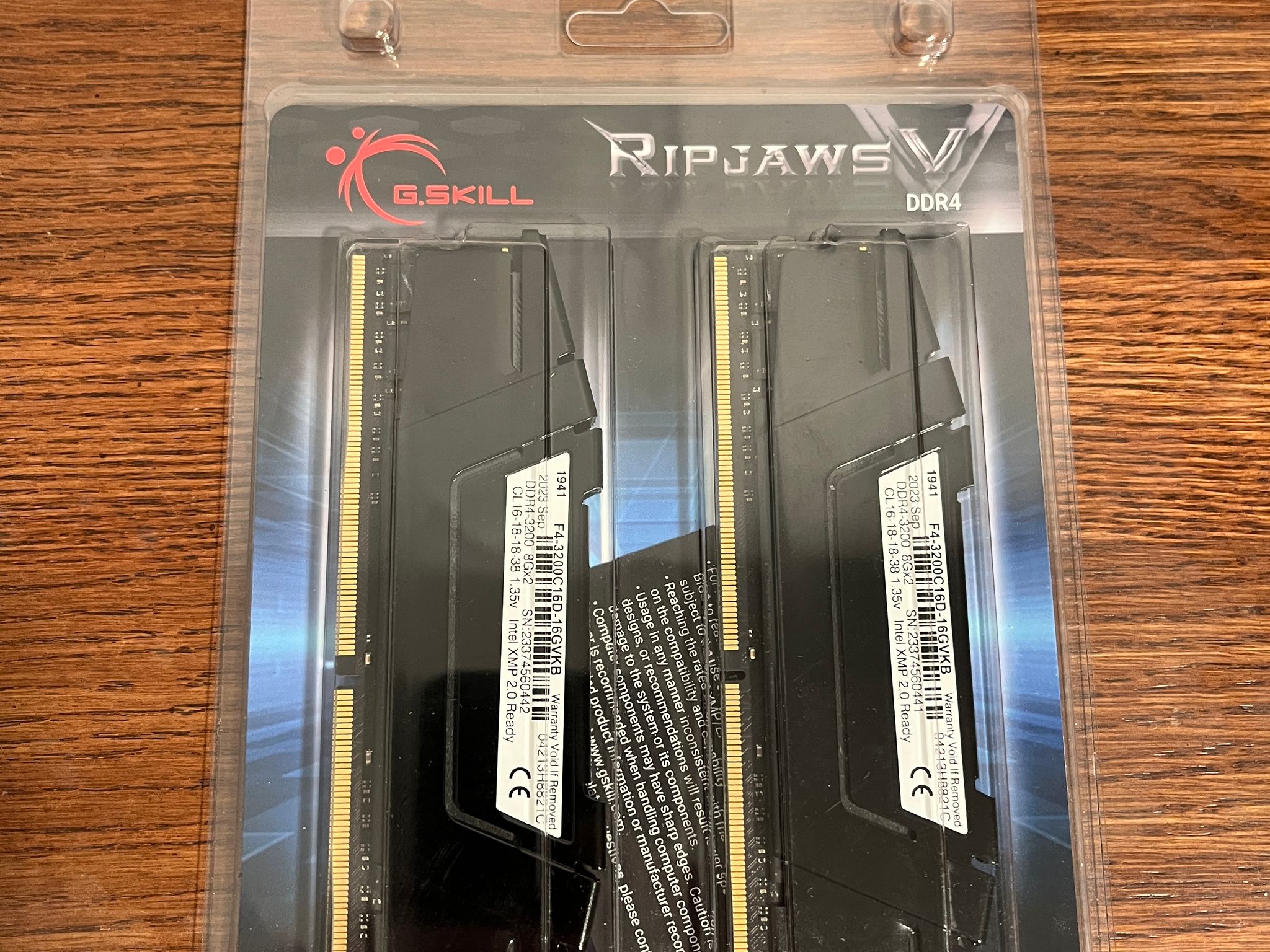G.Skill PC RAM kit Ripjaws V F4-3200C16D-16GVKB 16 GB 2 x 8 GB DDR4 RAM 3200 MHz