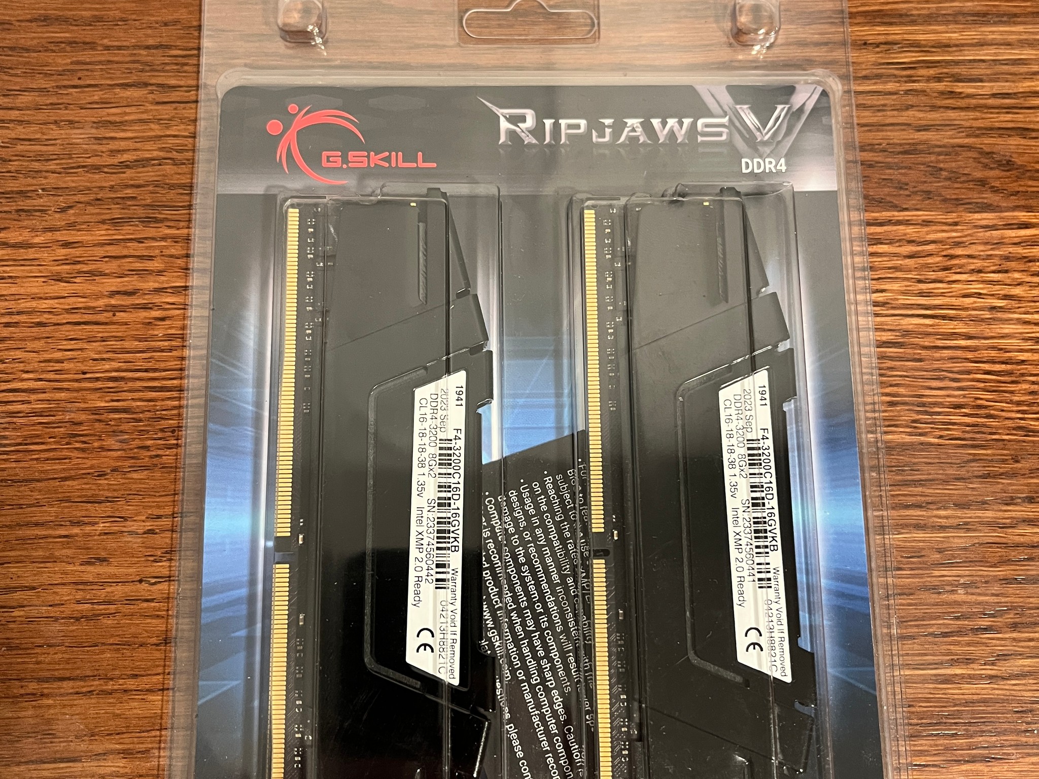 G.Skill PC RAM kit Ripjaws V F4-3200C16D-16GVKB 16 GB 2 x 8 GB DDR4 RAM 3200 MHz