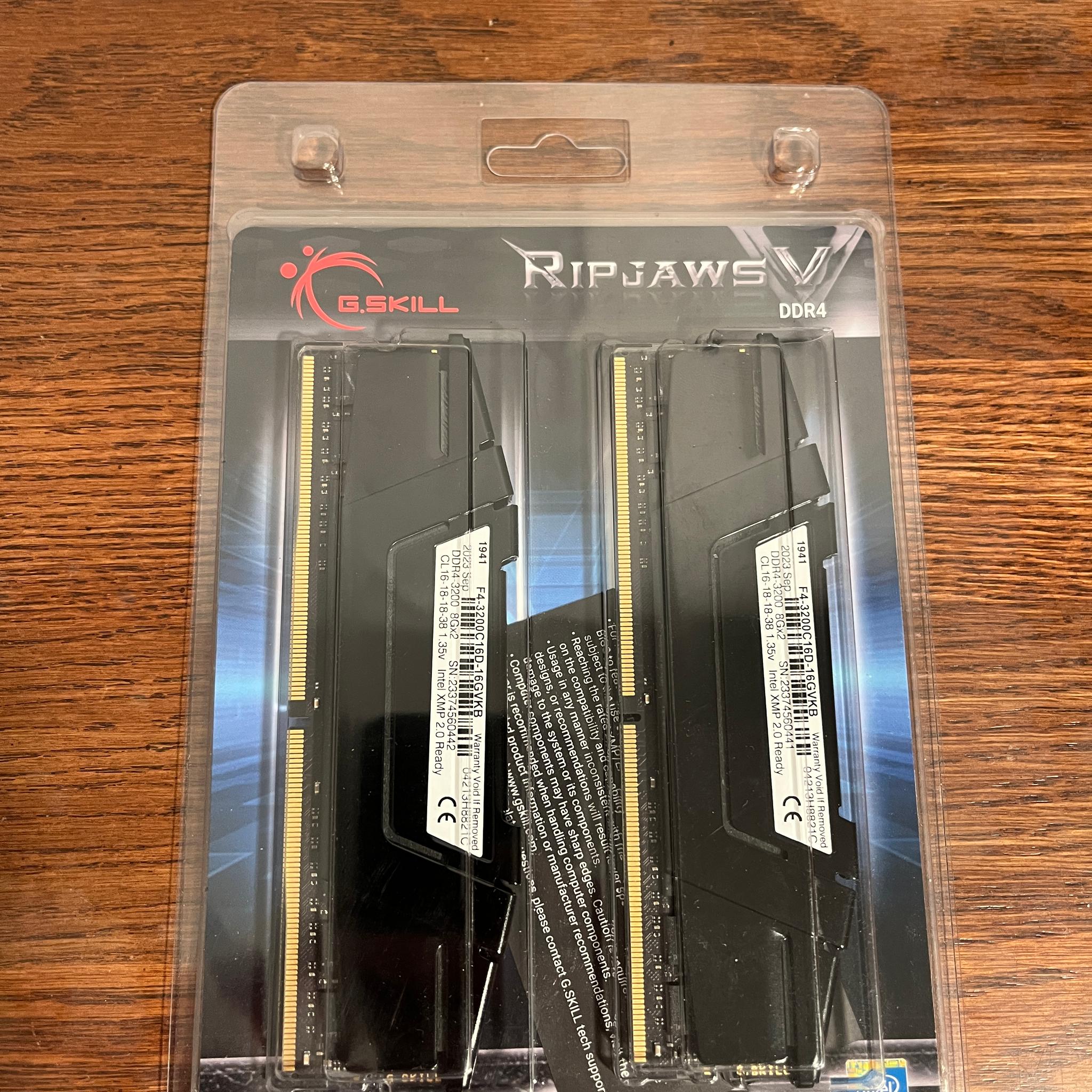 G.Skill PC RAM kit Ripjaws V F4-3200C16D-16GVKB 16 GB 2 x 8 GB DDR4 RAM 3200 MHz