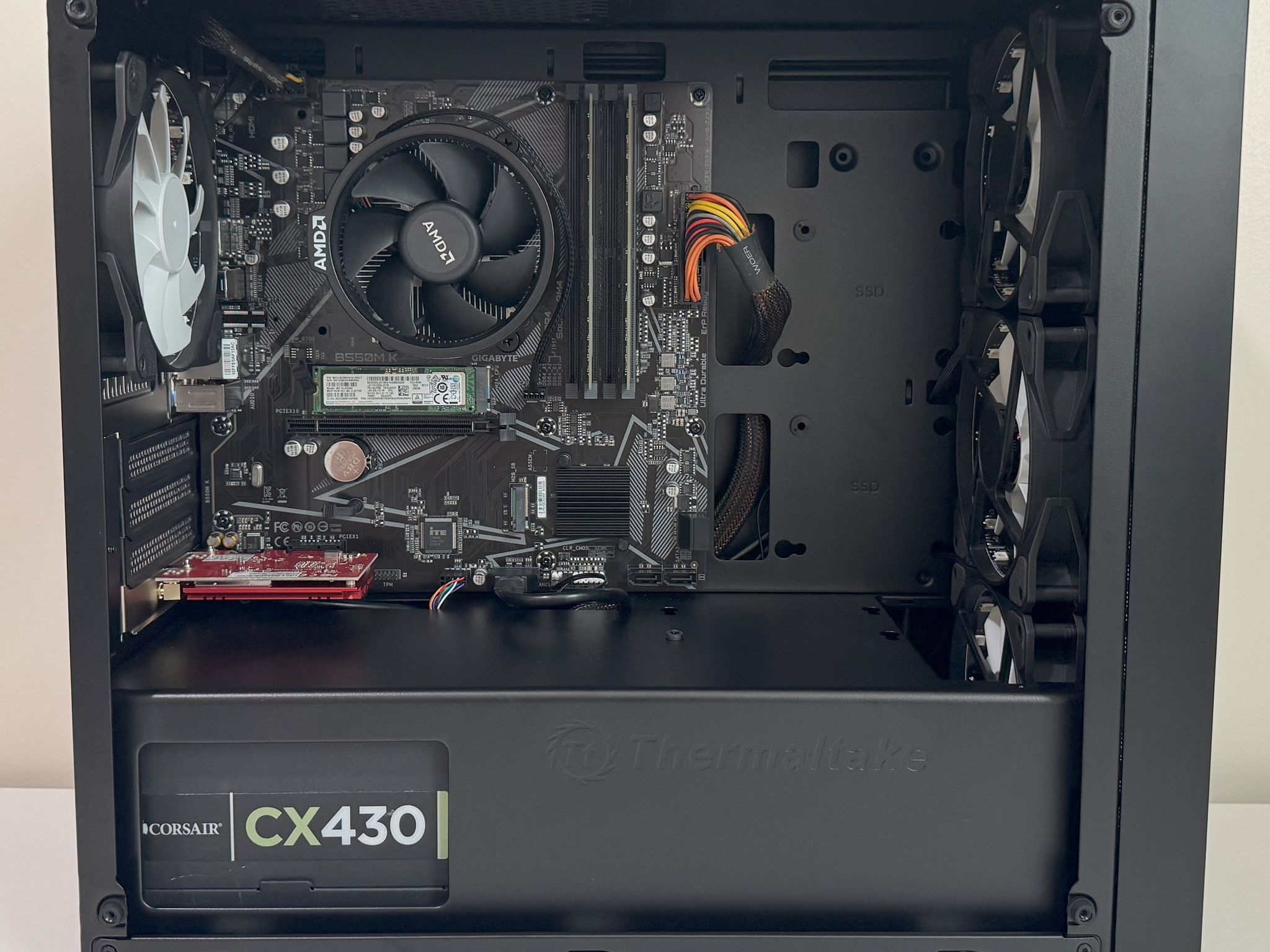 AMD Ryzen 5 5600GT Gaming PC Radeon Vega 7 Graphics GIGABYTE B550M K B550 Thermaltake Versa H18 Case