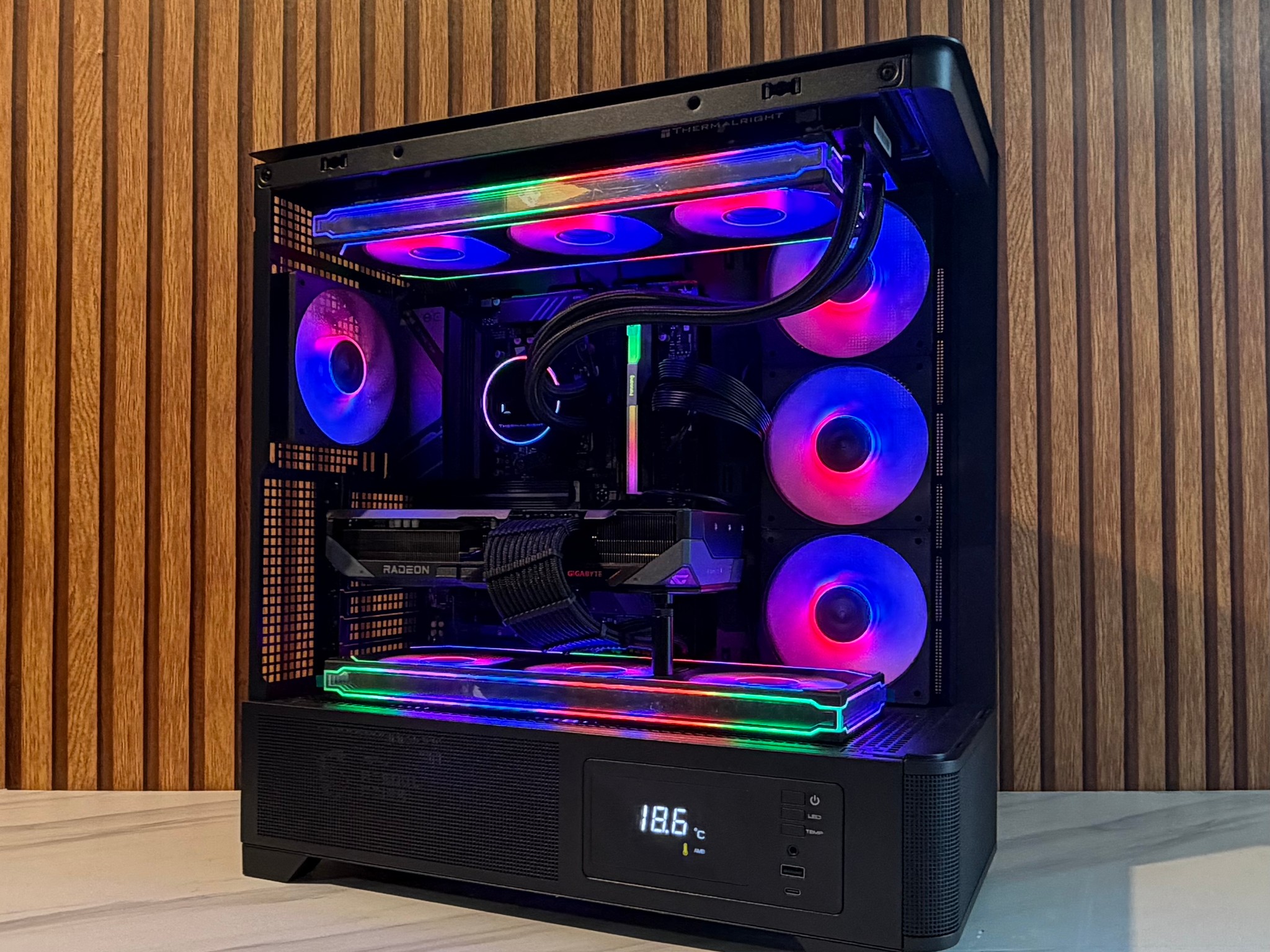 9070 XT 16GB | RYZEN 7 7700 | 1TB SSD | 750w | 360mm AIO