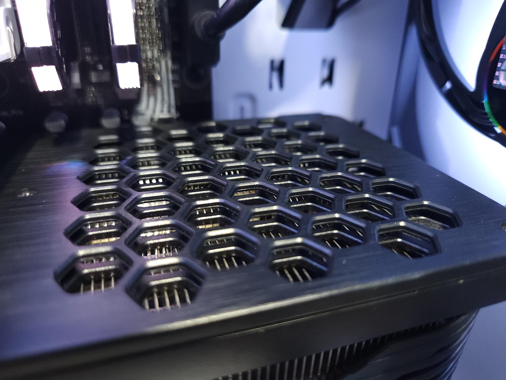 RTX 3070 | Ryzen 7 5700X | 32GB DDR4 RAM 3600 MTs | 1 TB NVME SSD | WIFI & BT