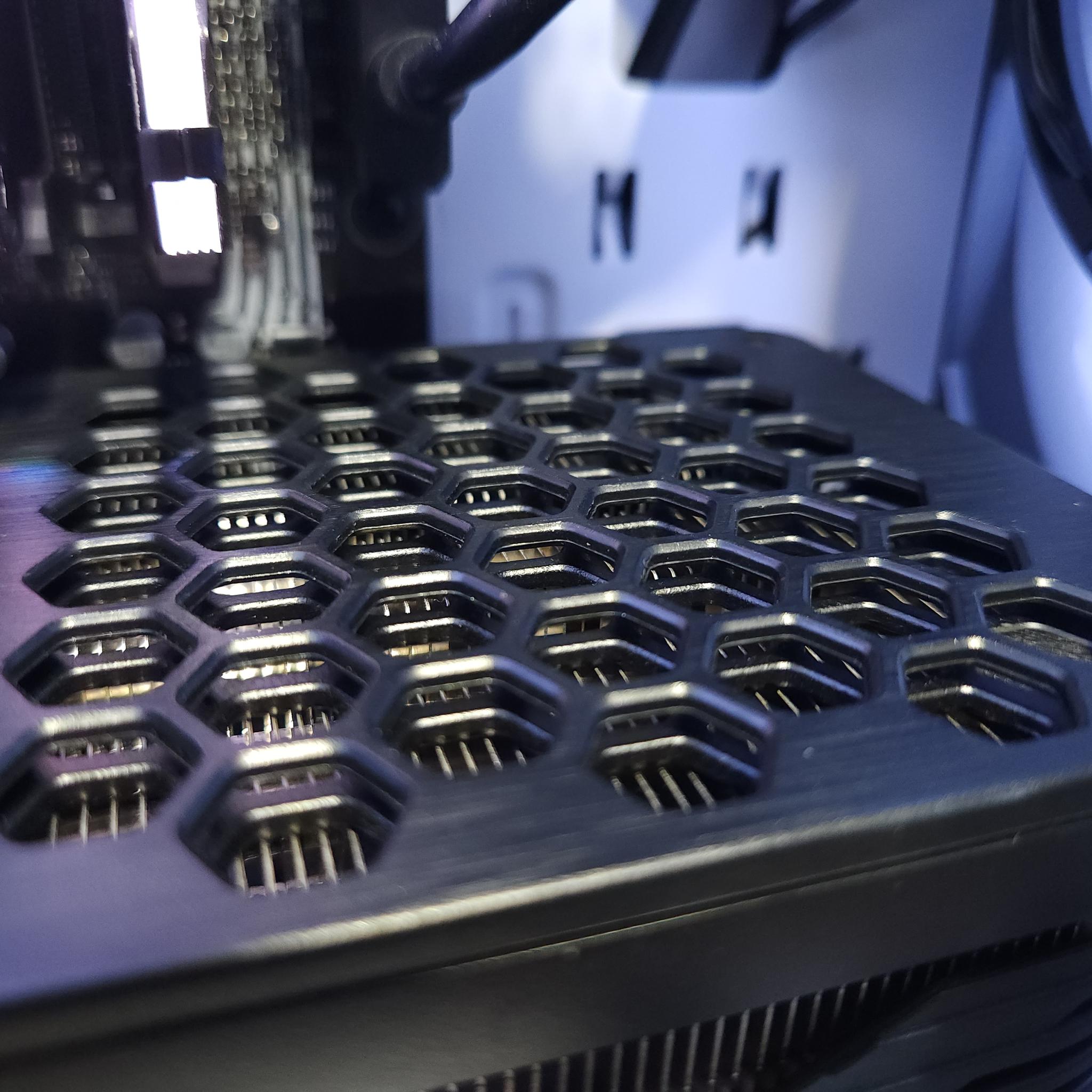 RTX 3070 | Ryzen 7 5700X | 32GB DDR4 RAM 3600 MTs | 1 TB NVME SSD | 750W BRONZE | WIFI & BT
