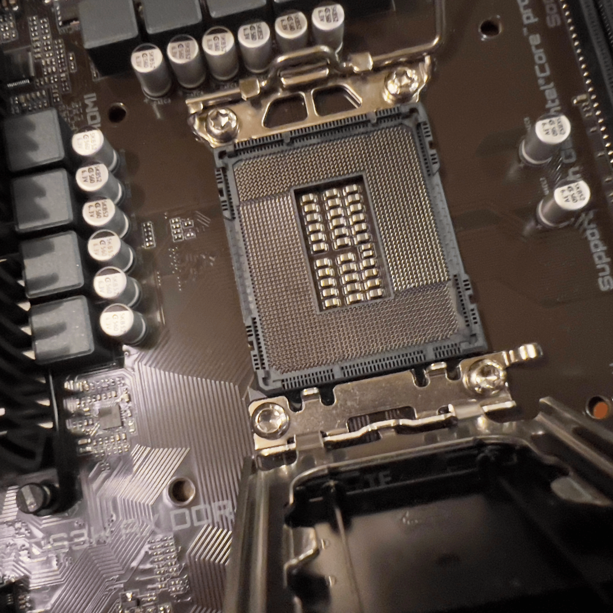 (UNTESTED/REPAIRED BY GIGABYTE) GIGABYTE B660M DS3H AX DDR4 (MISSING ANTENNA and M.2 heatsink)