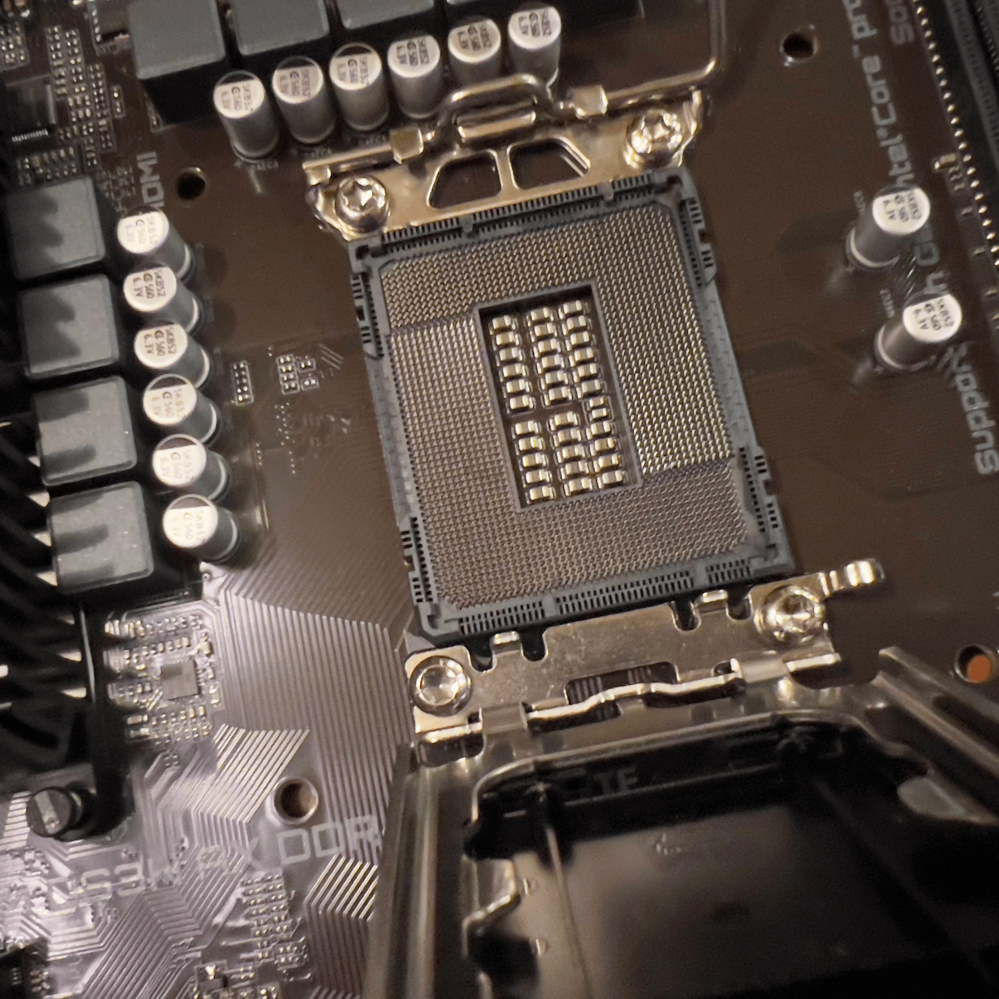 (UNTESTED/REPAIRED BY GIGABYTE) GIGABYTE B660M DS3H AX DDR4 (MISSING ANTENNA and M.2 heatsink)