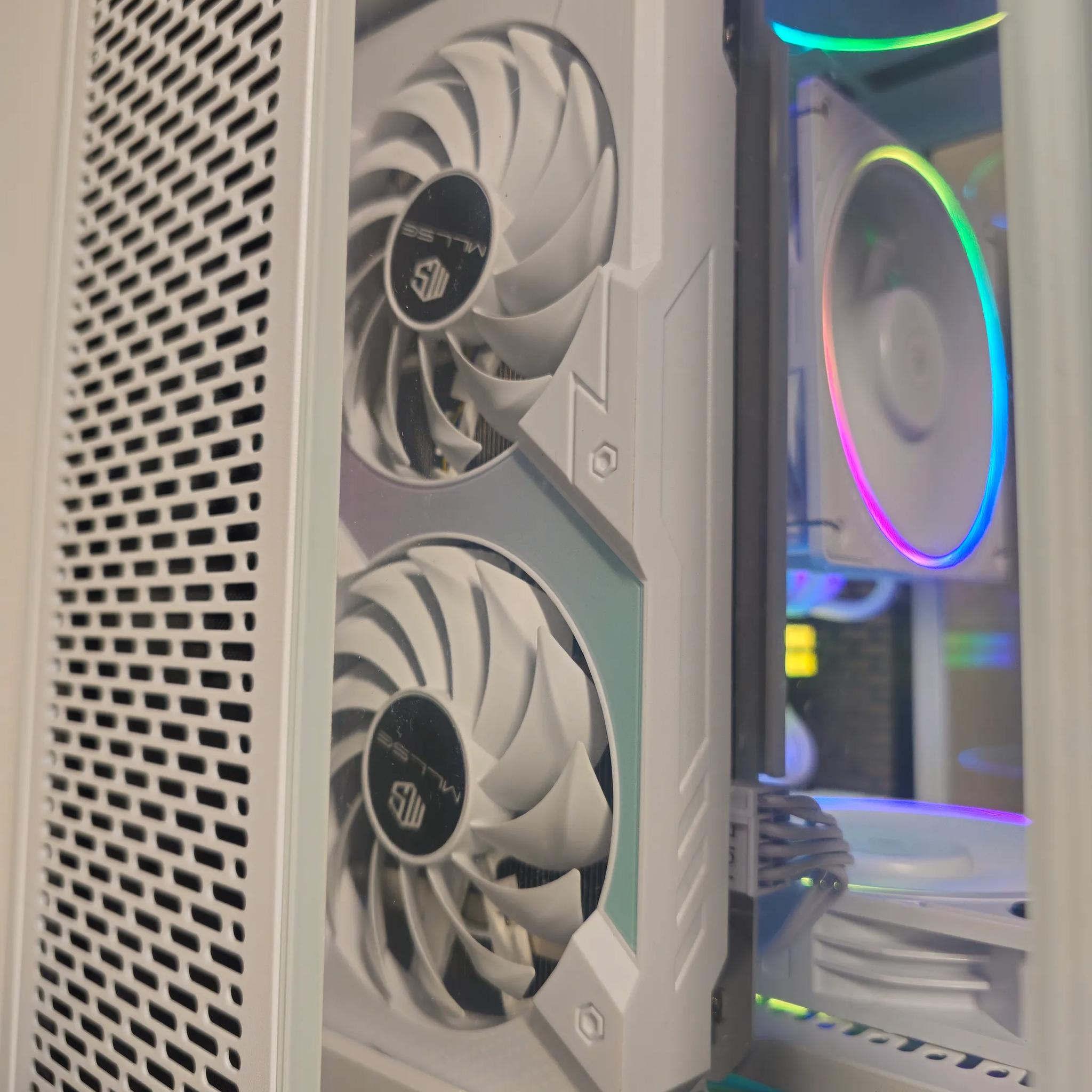 ITX White PC // RTX 3060 12GB // i5 10400f // 32GB DDR4 3600 // 1TB NVME // Wi-Fi + BT