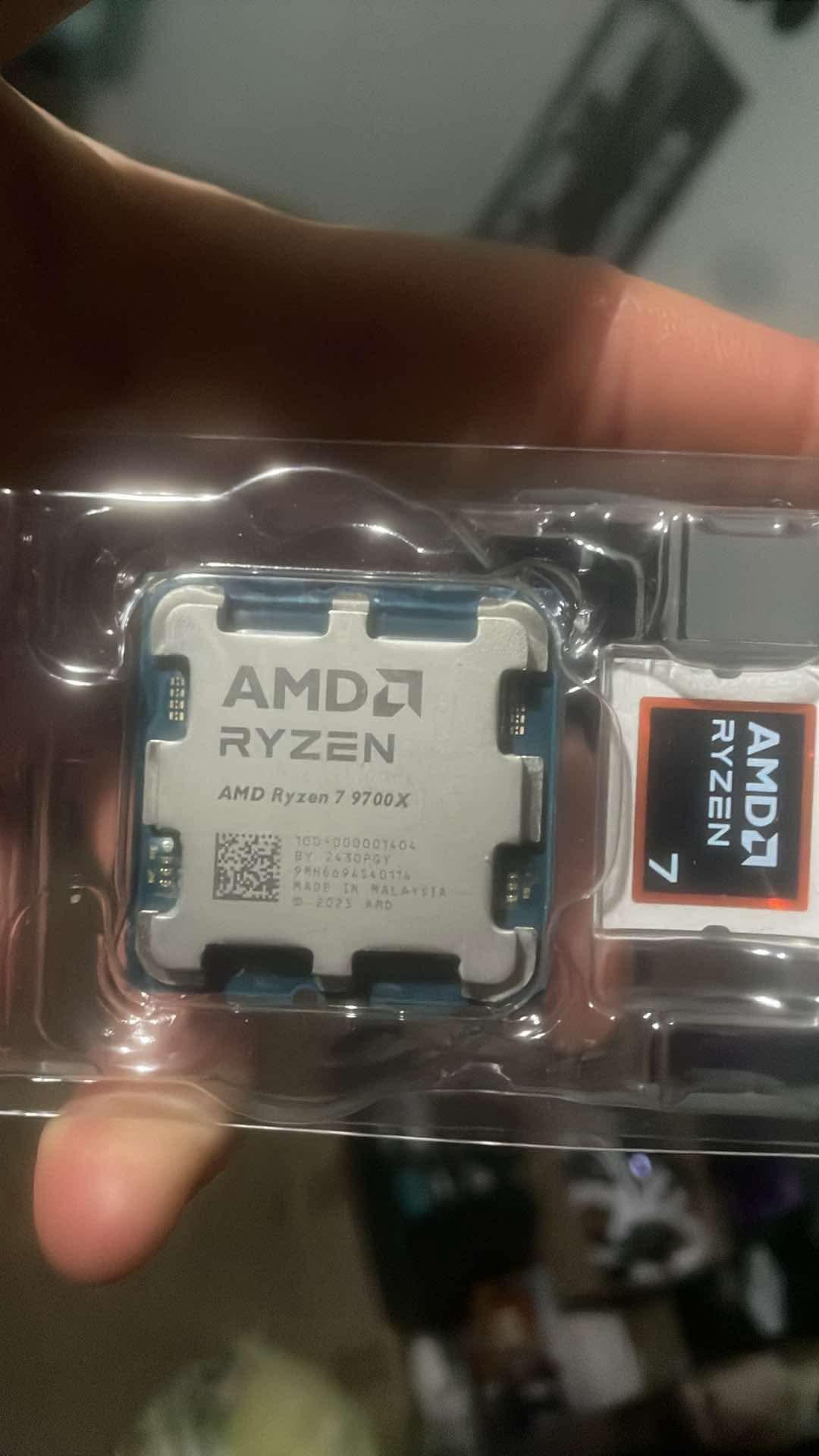 MSI X870-P WiFi + Ryzen 7 9700X